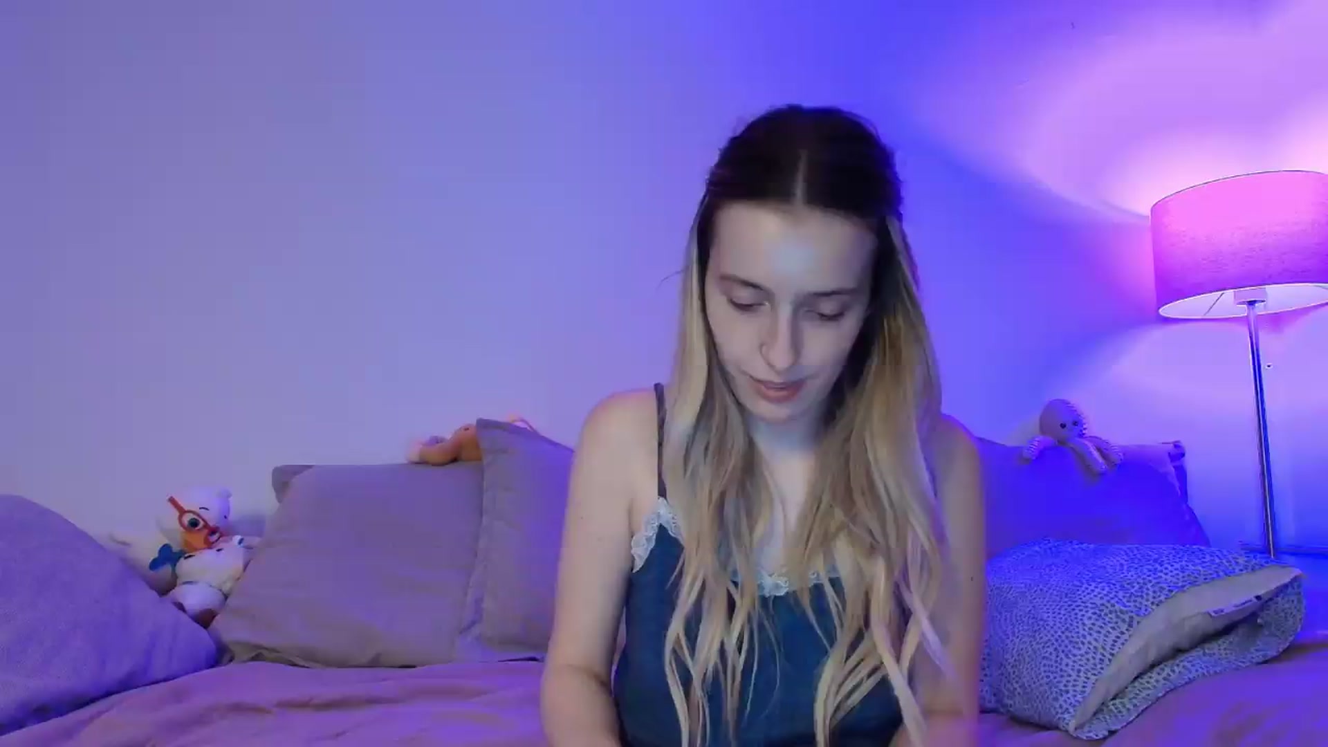Gallery image thumbnail from Elenaxkiss's myfreecams stream on, 08/01/2026, 19:50 image 7 of 20