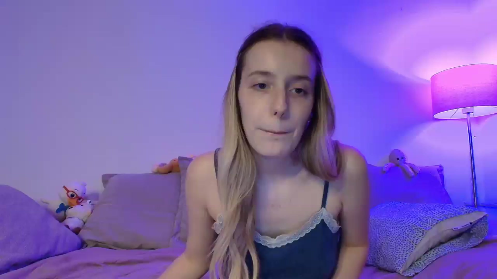 Gallery image thumbnail from Elenaxkiss's myfreecams stream on, 08/01/2026, 19:50 image 11 of 20