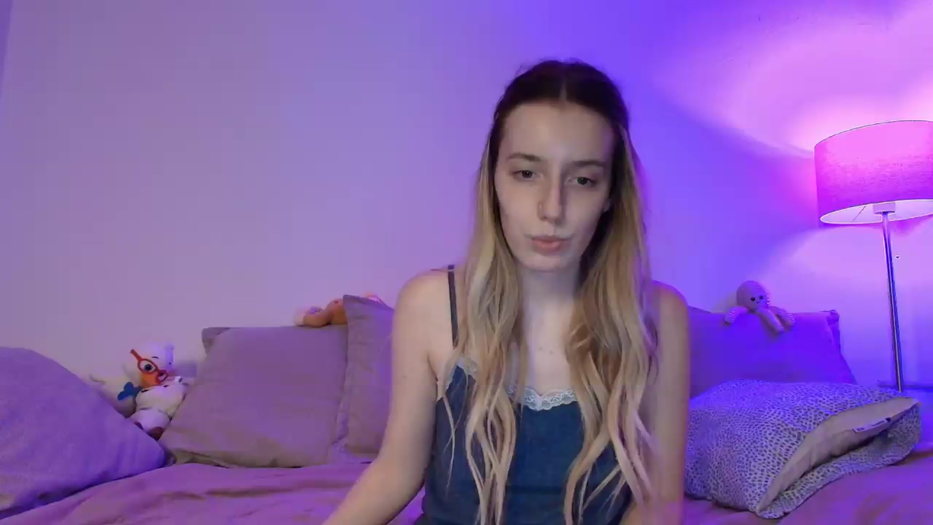Gallery image thumbnail from Elenaxkiss's myfreecams stream on, 08/01/2026, 19:50 image 19 of 20