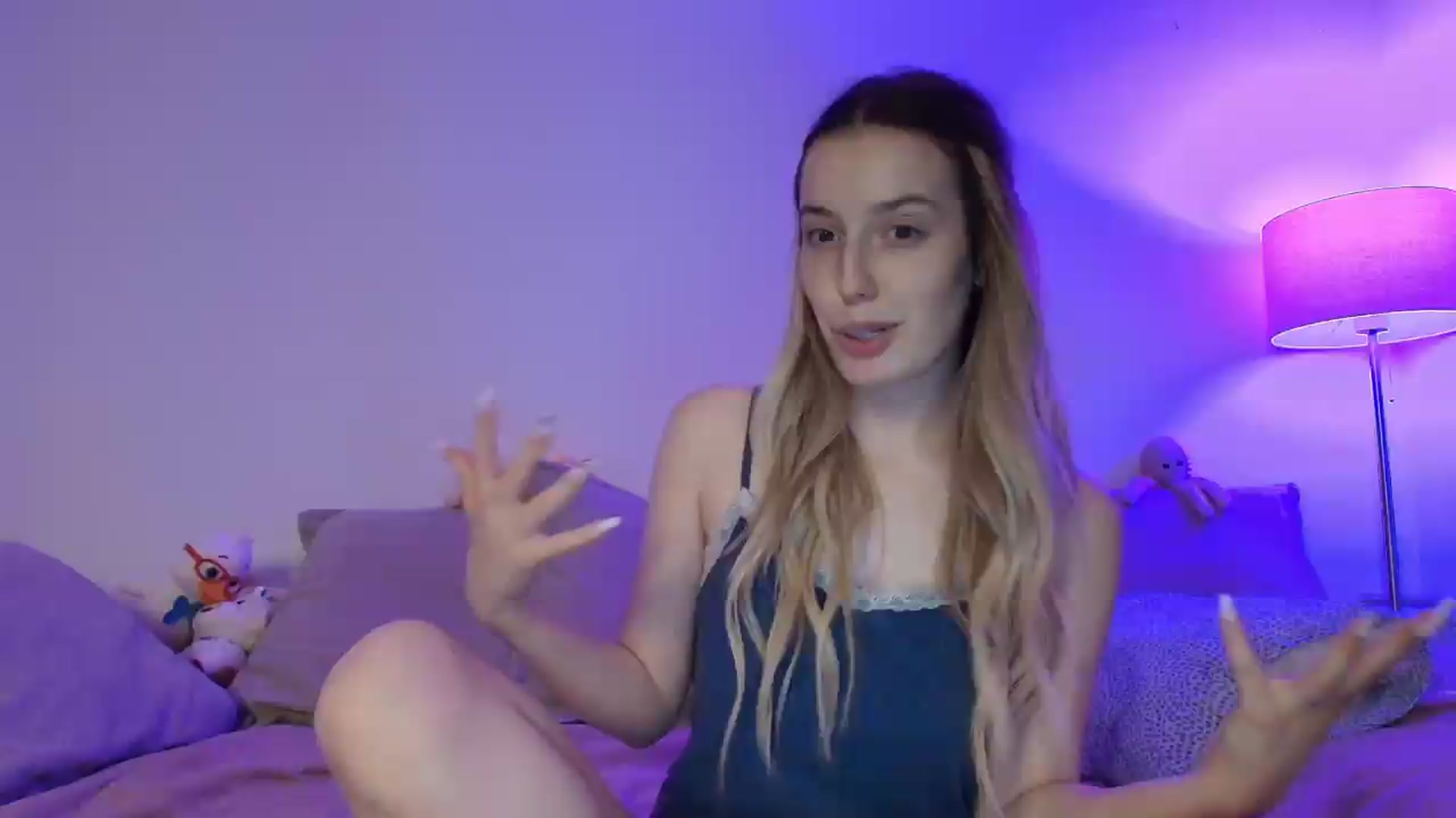 Gallery image thumbnail from Elenaxkiss's myfreecams stream on, 08/01/2026, 19:50 image 1 of 20