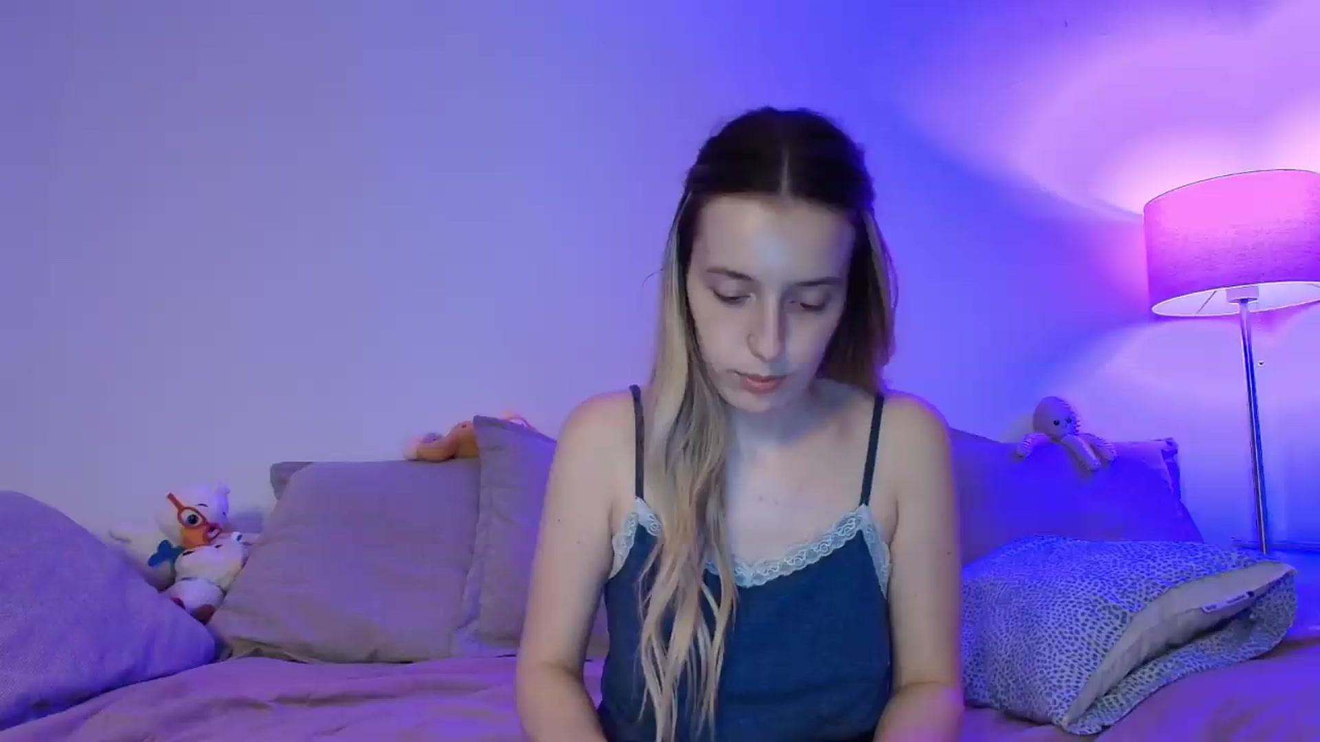 Gallery image thumbnail from Elenaxkiss's myfreecams stream on, 08/01/2026, 19:50 image 8 of 20