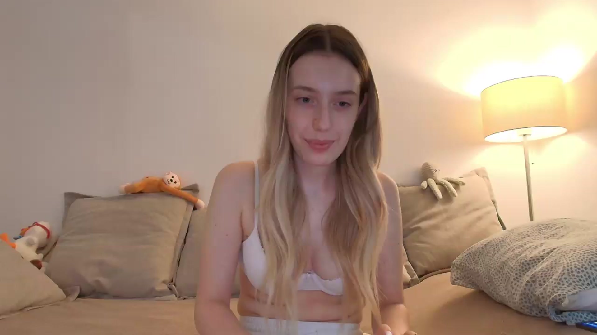 Gallery image thumbnail from Elenaxkiss's myfreecams stream on, 08/02/2026, 11:10 image 3 of 20
