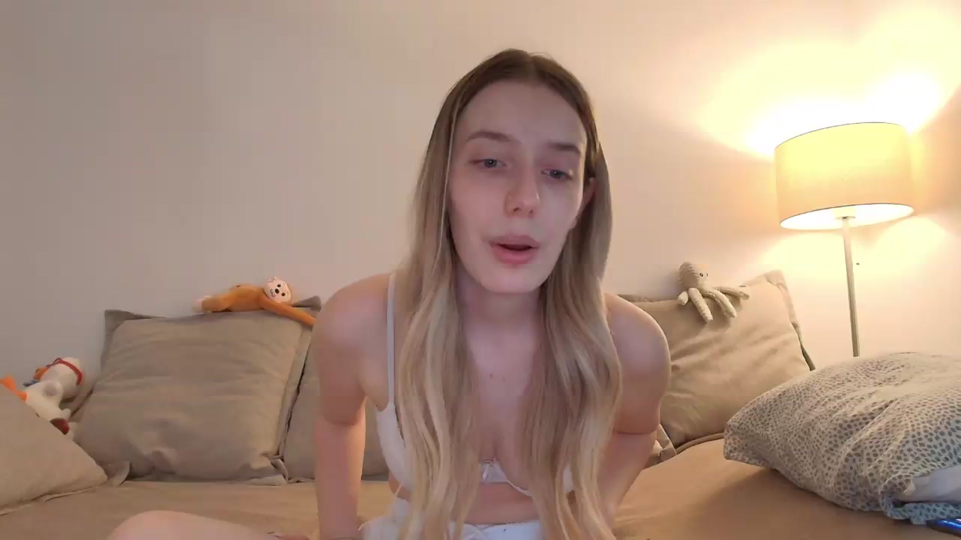 Gallery image thumbnail from Elenaxkiss's myfreecams stream on, 08/02/2026, 11:10 image 4 of 20