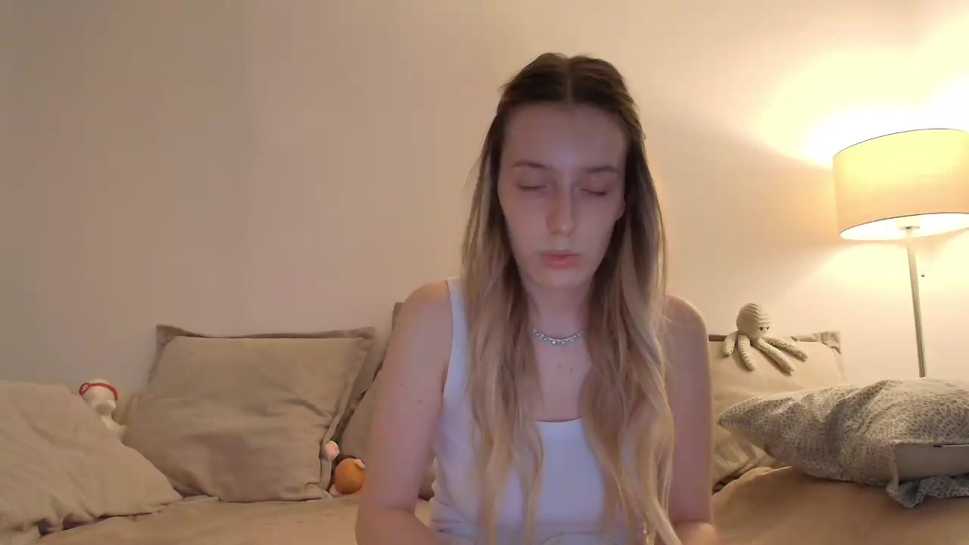 Gallery image thumbnail from Elenaxkiss's myfreecams stream on, 08/02/2026, 18:27 image 2 of 20