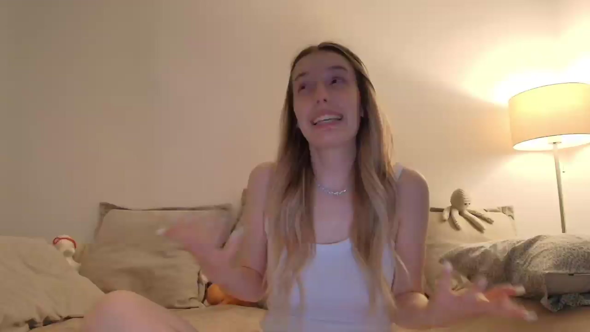 Gallery image thumbnail from Elenaxkiss's myfreecams stream on, 08/02/2026, 18:27 image 8 of 20