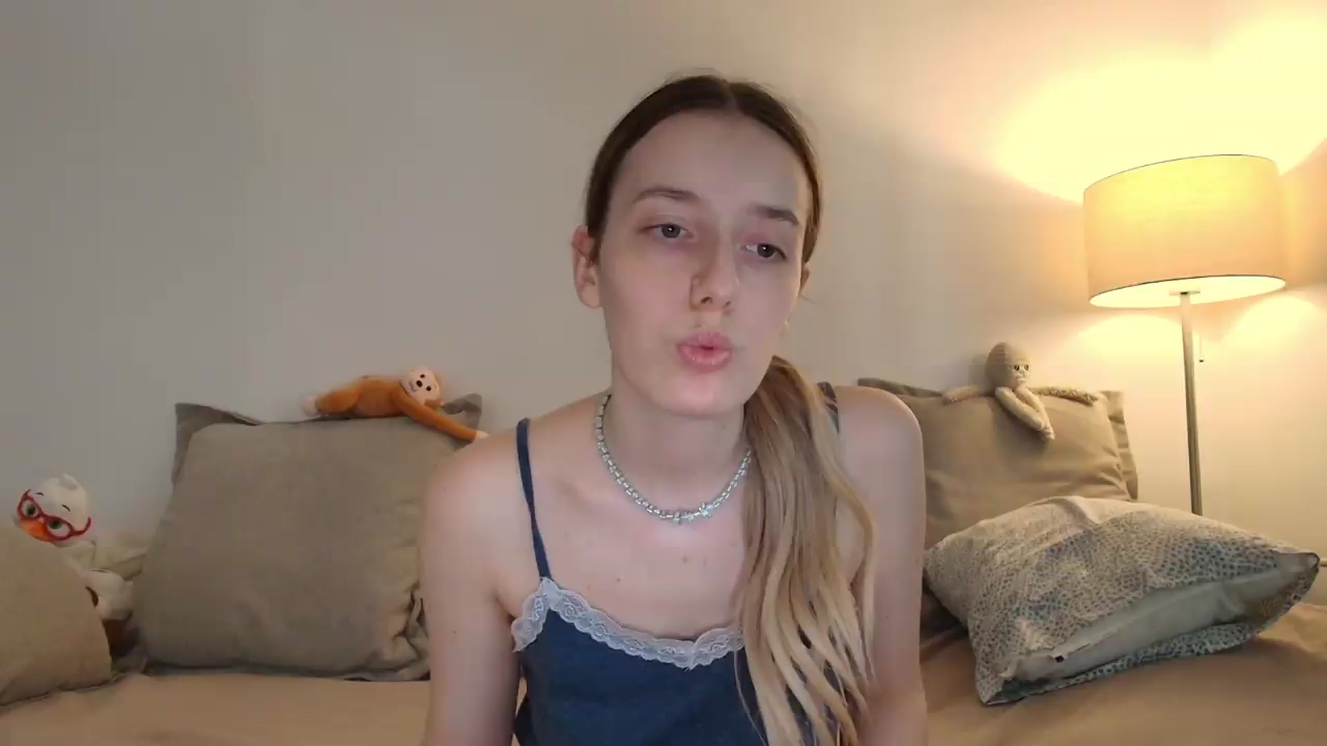 Gallery image thumbnail from Elenaxkiss's myfreecams stream on, 08/03/2026, 10:59 image 1 of 20