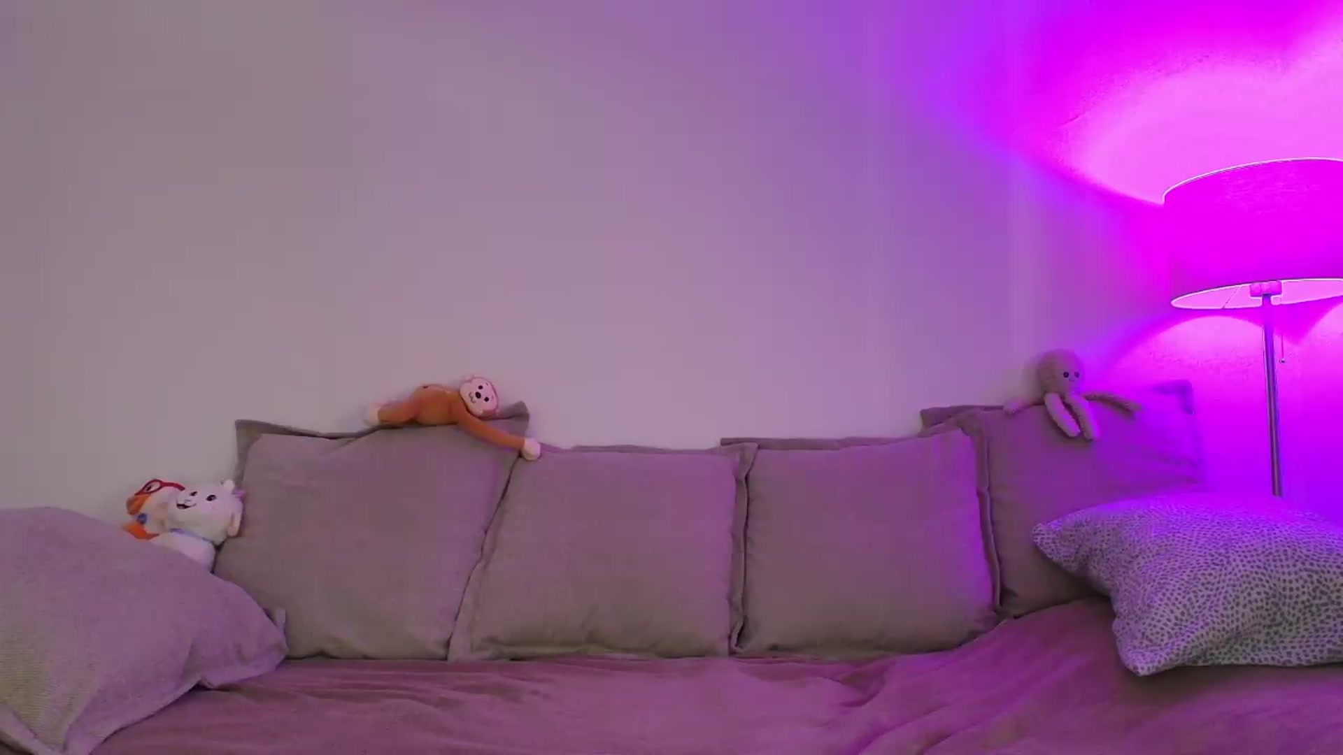Gallery image thumbnail from Elenaxkiss's myfreecams stream on, 08/04/2026, 07:49 image 14 of 20