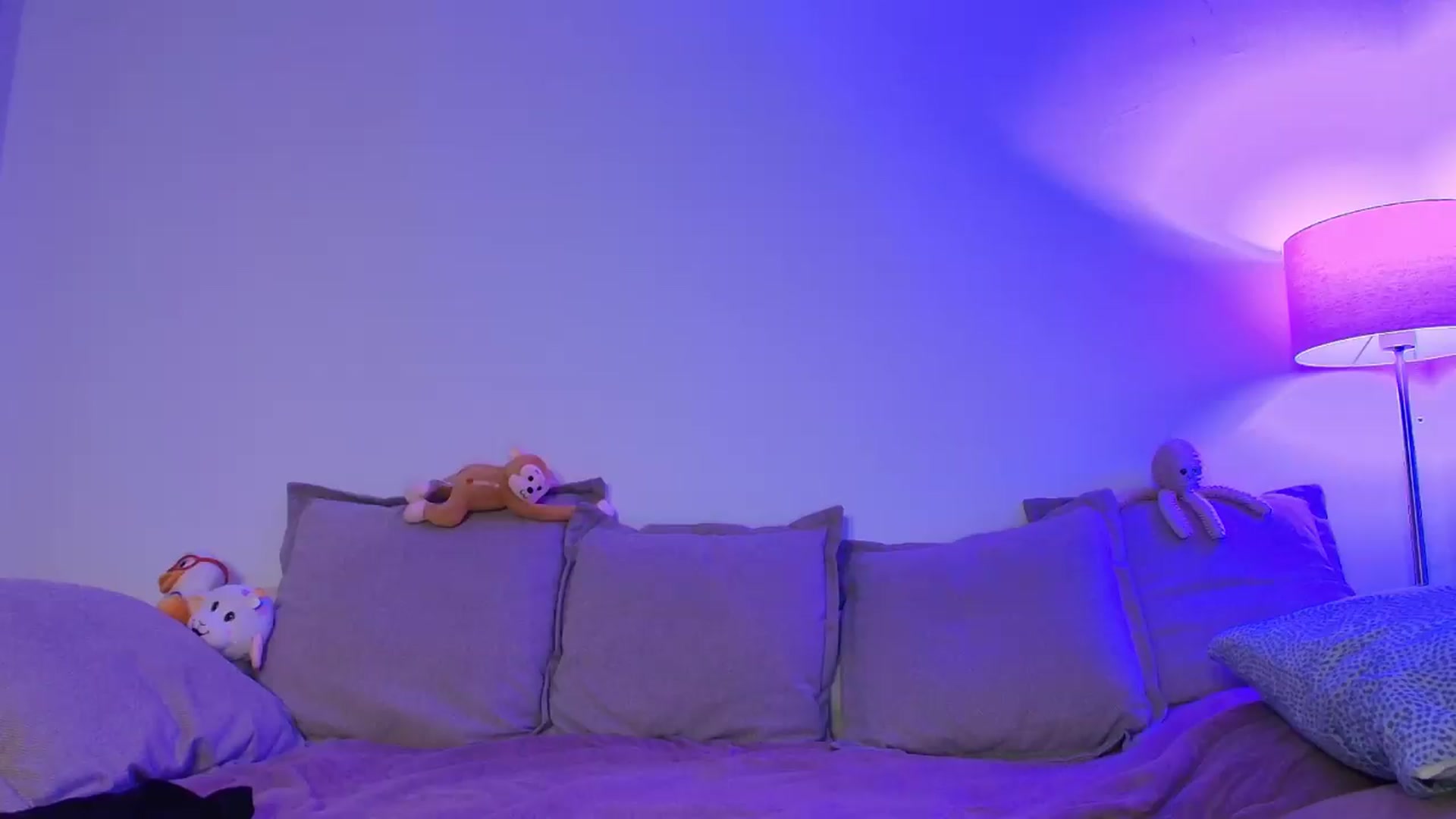 Gallery image thumbnail from Elenaxkiss's myfreecams stream on, 08/04/2026, 21:04 image 1 of 20
