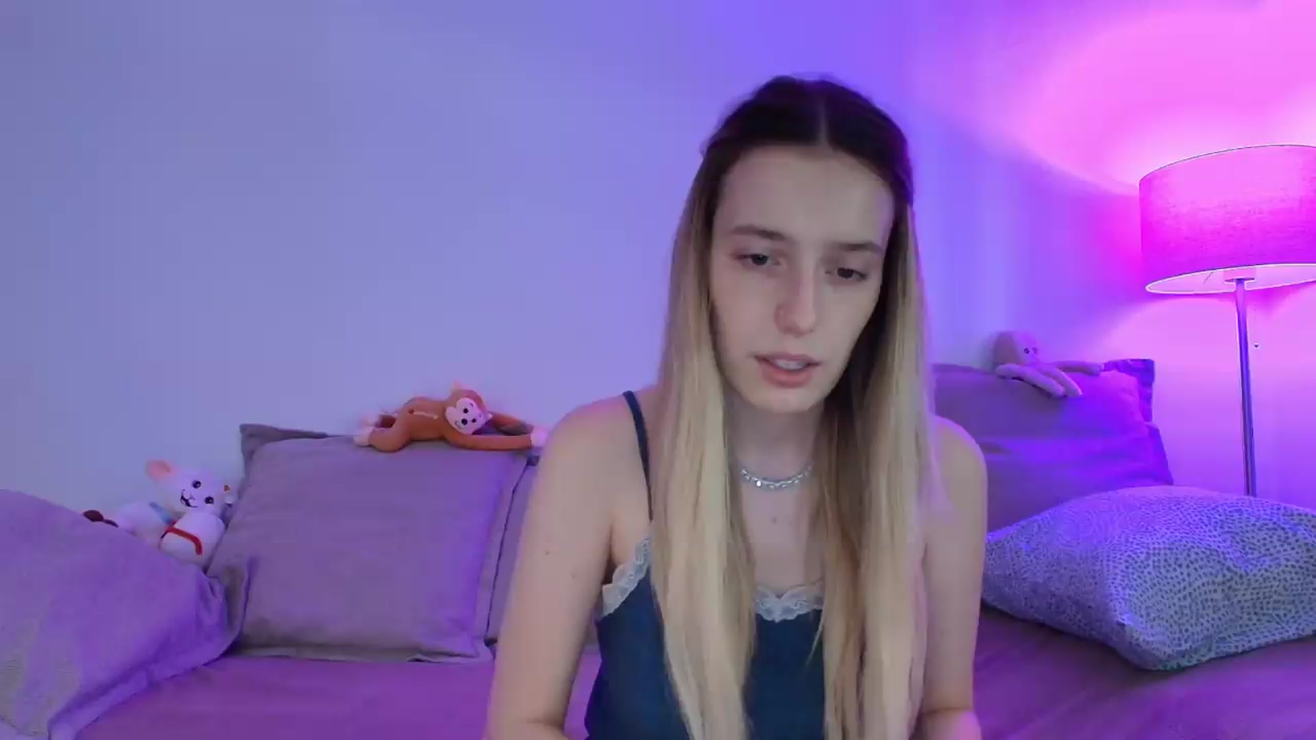 Gallery image thumbnail from Elenaxkiss's myfreecams stream on, 08/05/2026, 07:11 image 11 of 20