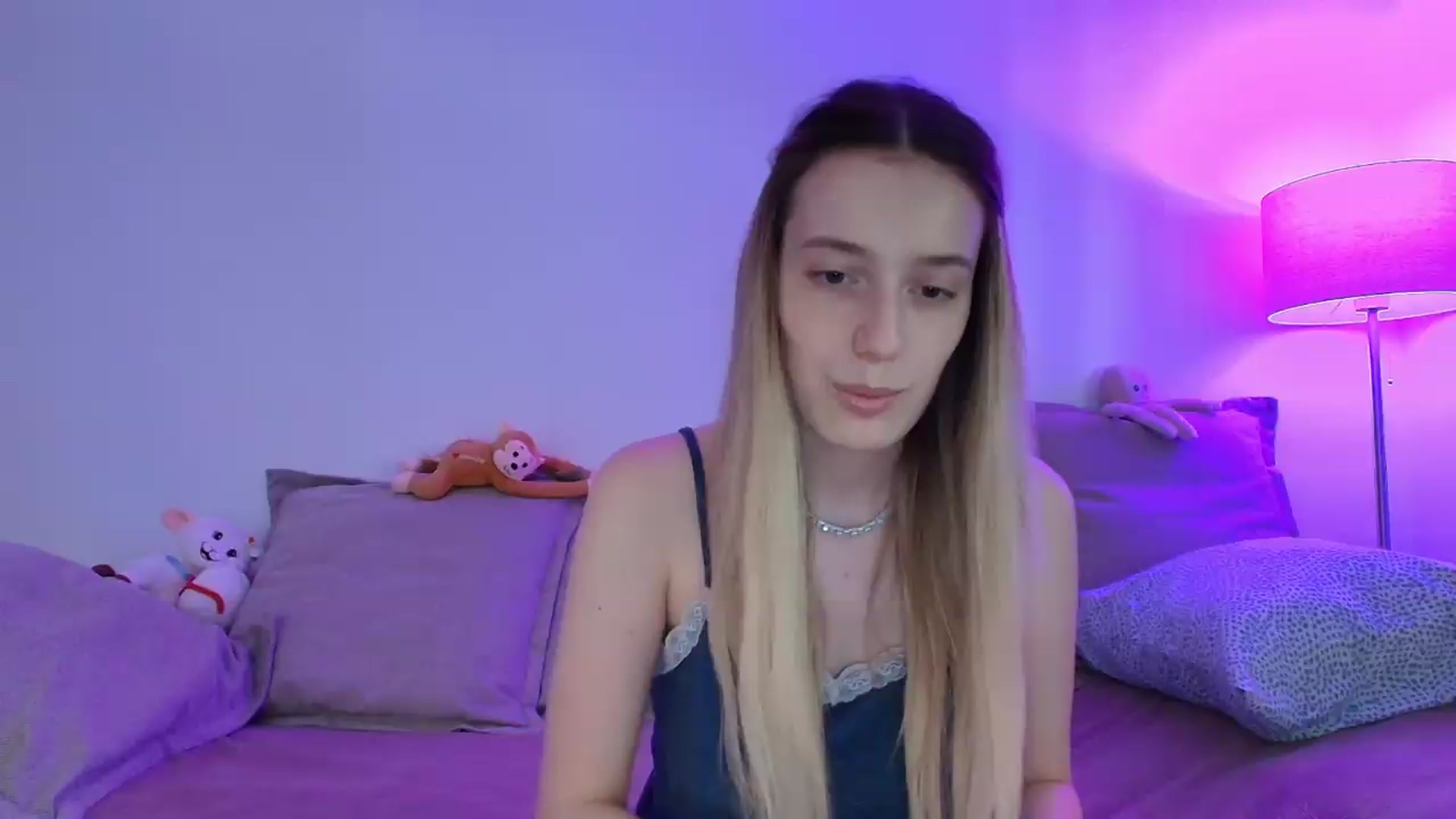 Gallery image thumbnail from Elenaxkiss's myfreecams stream on, 08/05/2026, 07:11 image 5 of 20