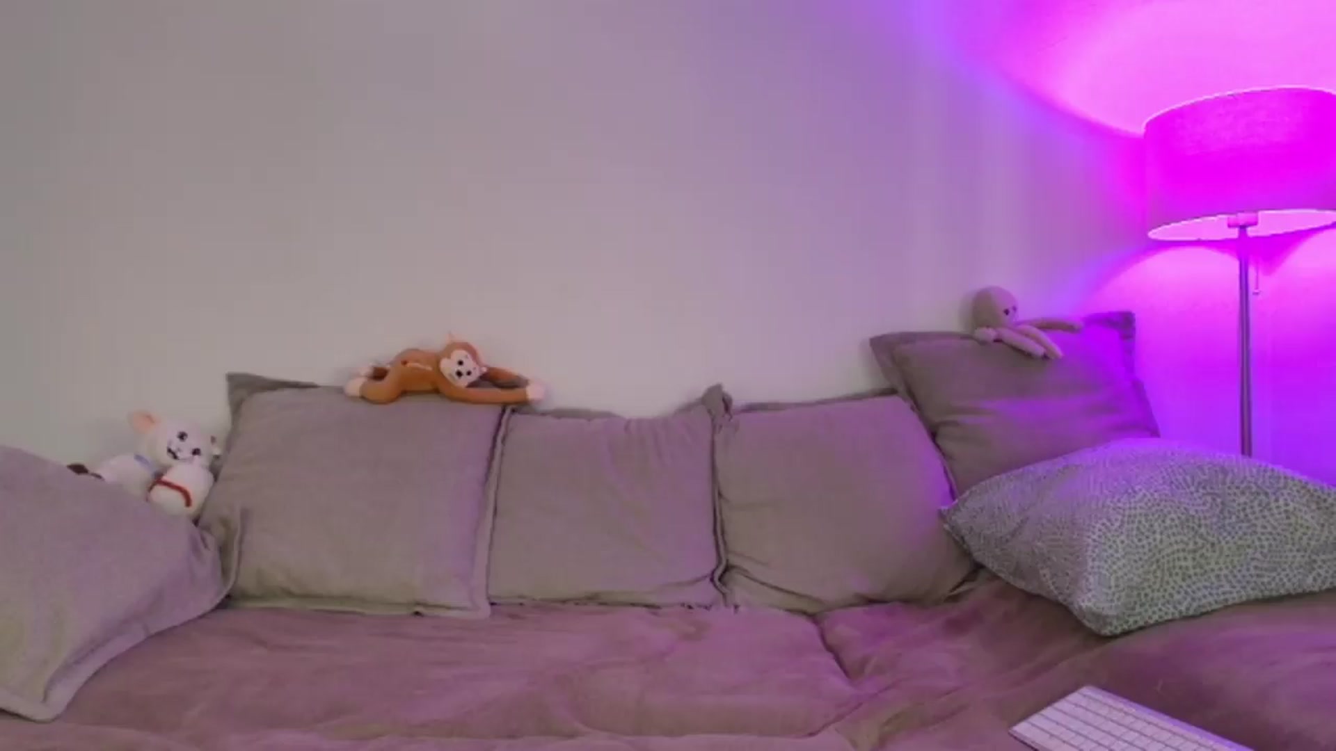 Gallery image thumbnail from Elenaxkiss's myfreecams stream on, 08/05/2026, 10:14 image 3 of 20