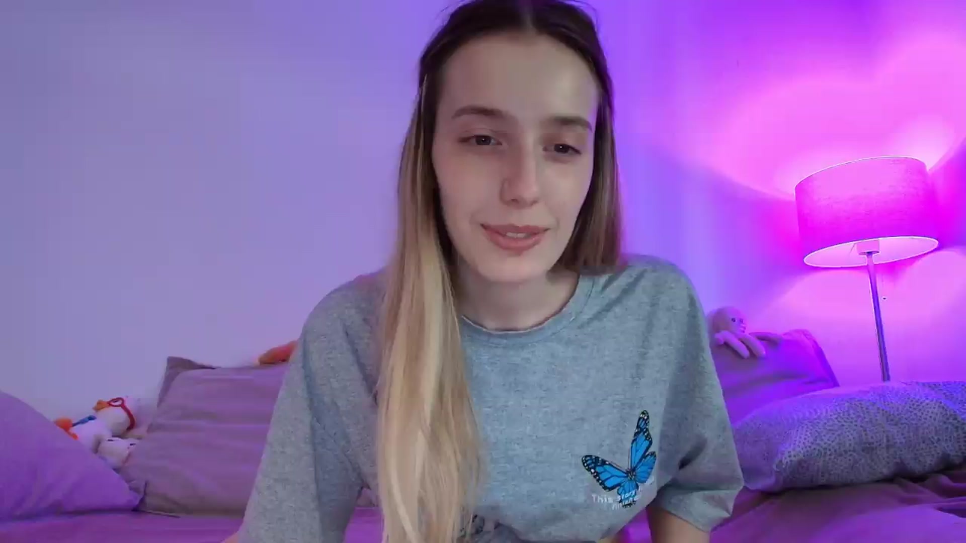 Gallery image thumbnail from Elenaxkiss's myfreecams stream on, 08/06/2026, 09:47 image 2 of 20