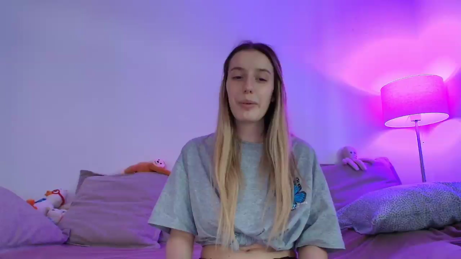 Gallery image thumbnail from Elenaxkiss's myfreecams stream on, 08/06/2026, 09:47 image 11 of 20