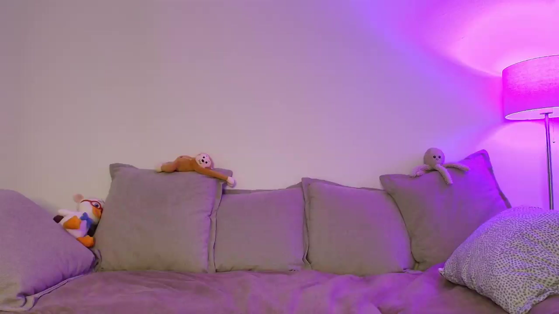 Gallery image thumbnail from Elenaxkiss's myfreecams stream on, 08/07/2026, 10:01 image 4 of 20