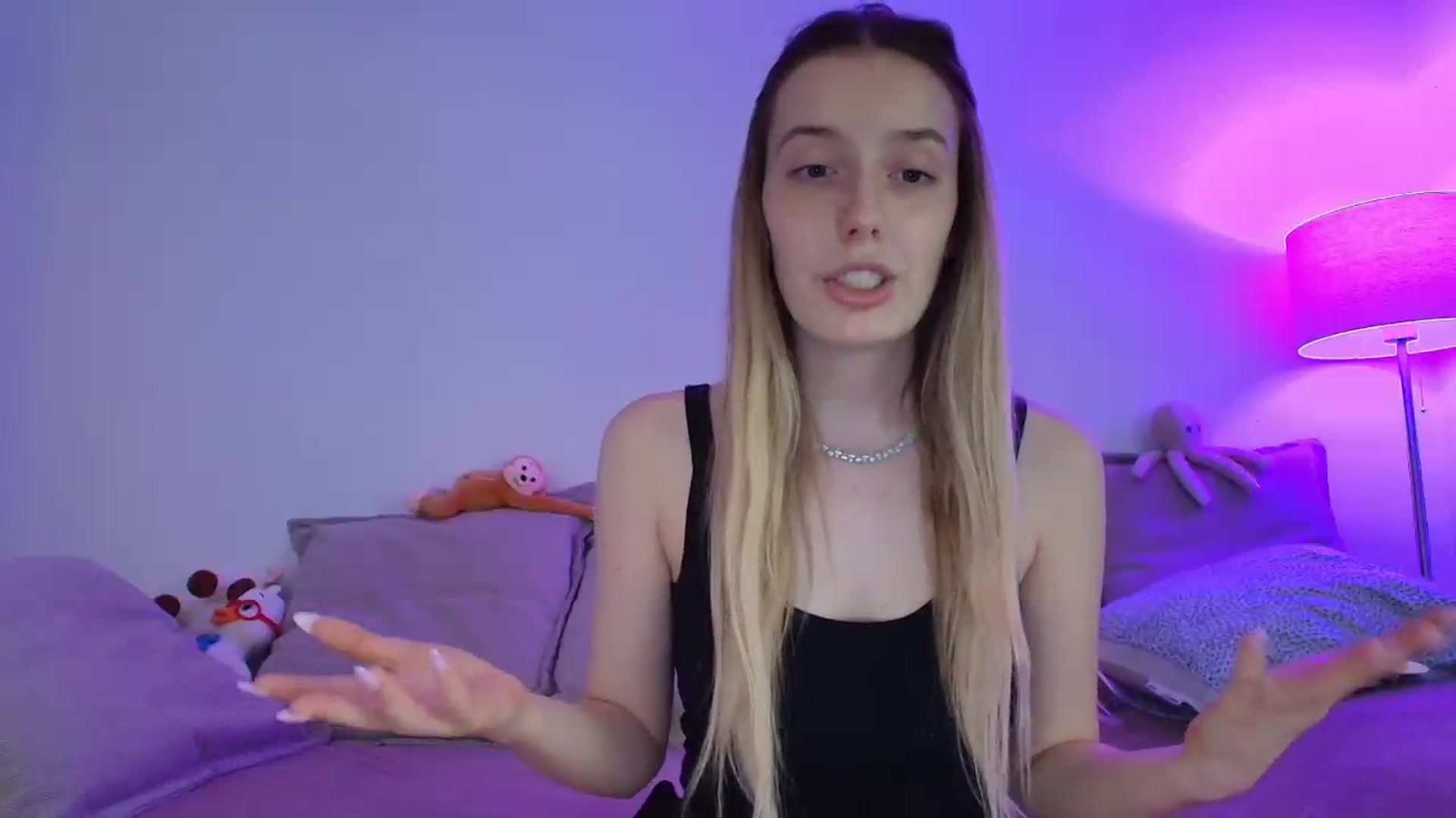Gallery image thumbnail from Elenaxkiss's myfreecams stream on, 08/08/2026, 10:35 image 8 of 20