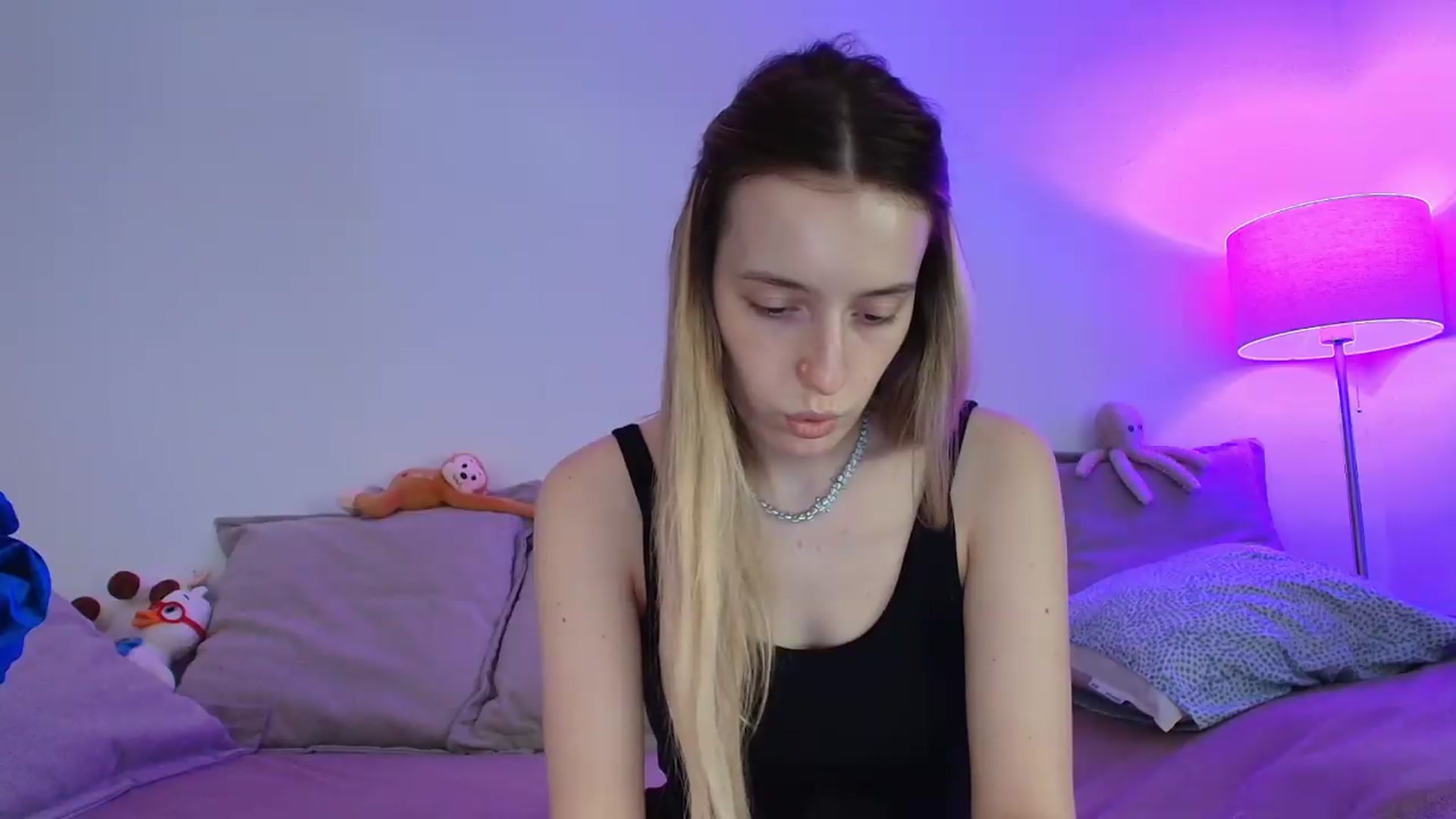 Gallery image thumbnail from Elenaxkiss's myfreecams stream on, 08/08/2026, 10:35 image 20 of 20