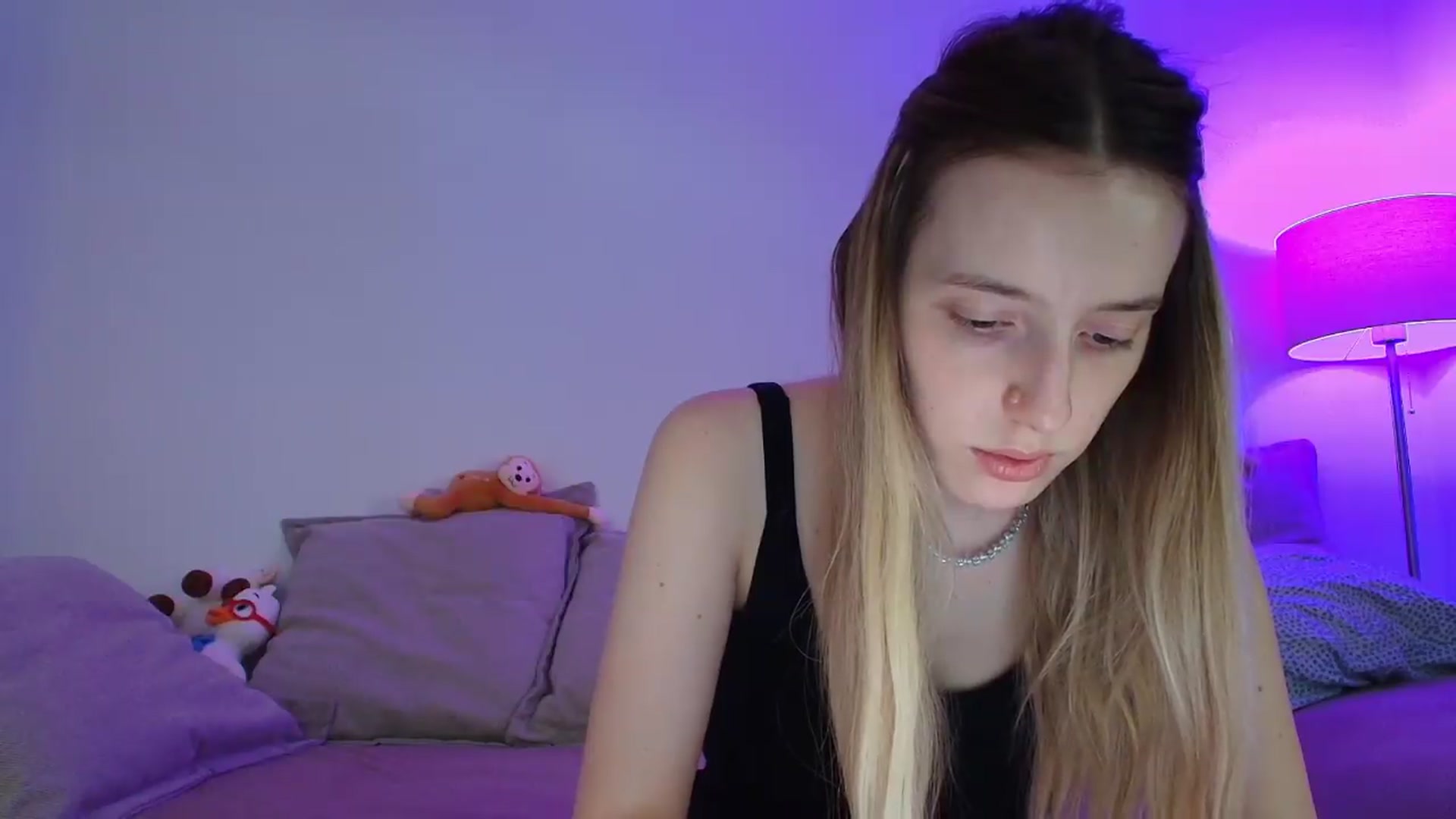 Gallery image thumbnail from Elenaxkiss's myfreecams stream on, 08/08/2026, 10:35 image 5 of 20
