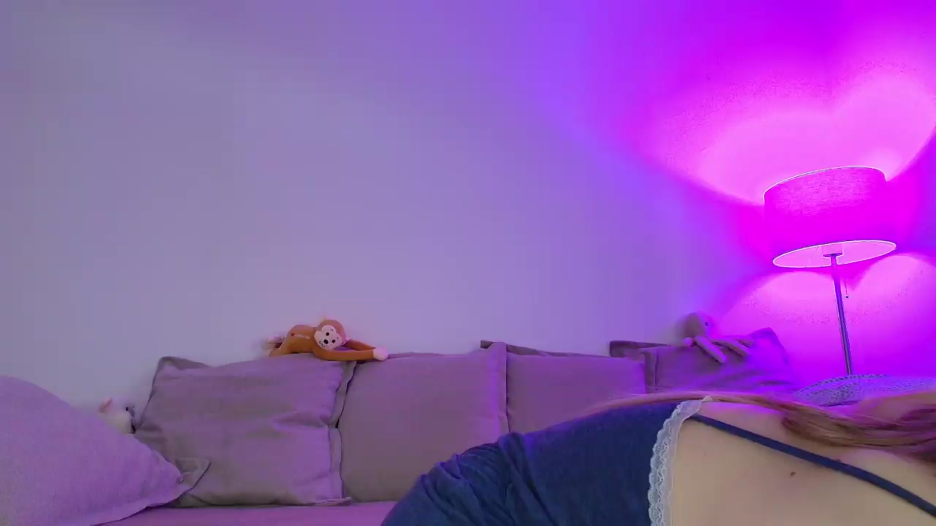 Gallery image thumbnail from Elenaxkiss's myfreecams stream on, 08/10/2026, 10:17 image 14 of 20