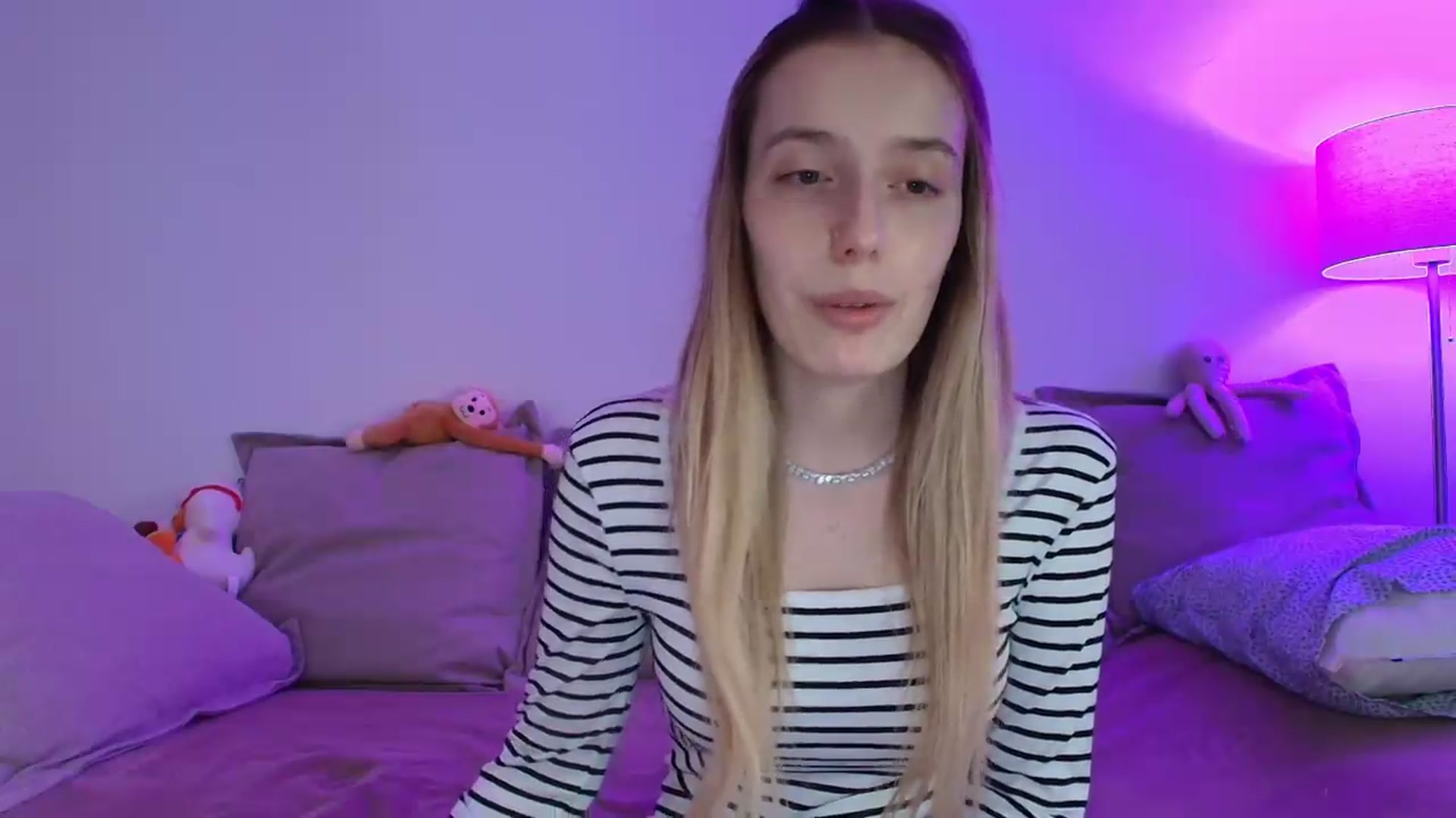 Gallery image thumbnail from Elenaxkiss's myfreecams stream on, 08/11/2026, 09:21 image 10 of 20
