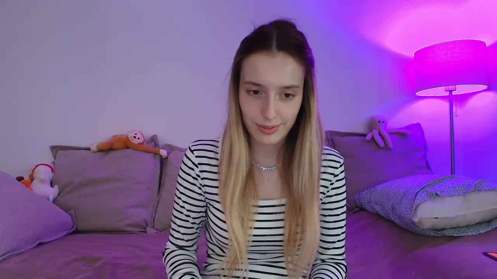 Gallery image thumbnail from Elenaxkiss's myfreecams stream on, 08/11/2026, 09:21 image 18 of 20