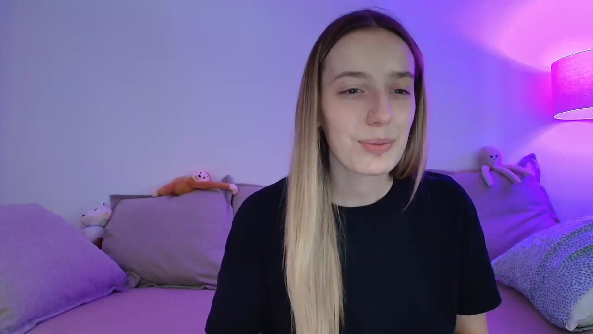 Gallery image thumbnail from Elenaxkiss's myfreecams stream on, 08/12/2026, 08:47 image 16 of 20