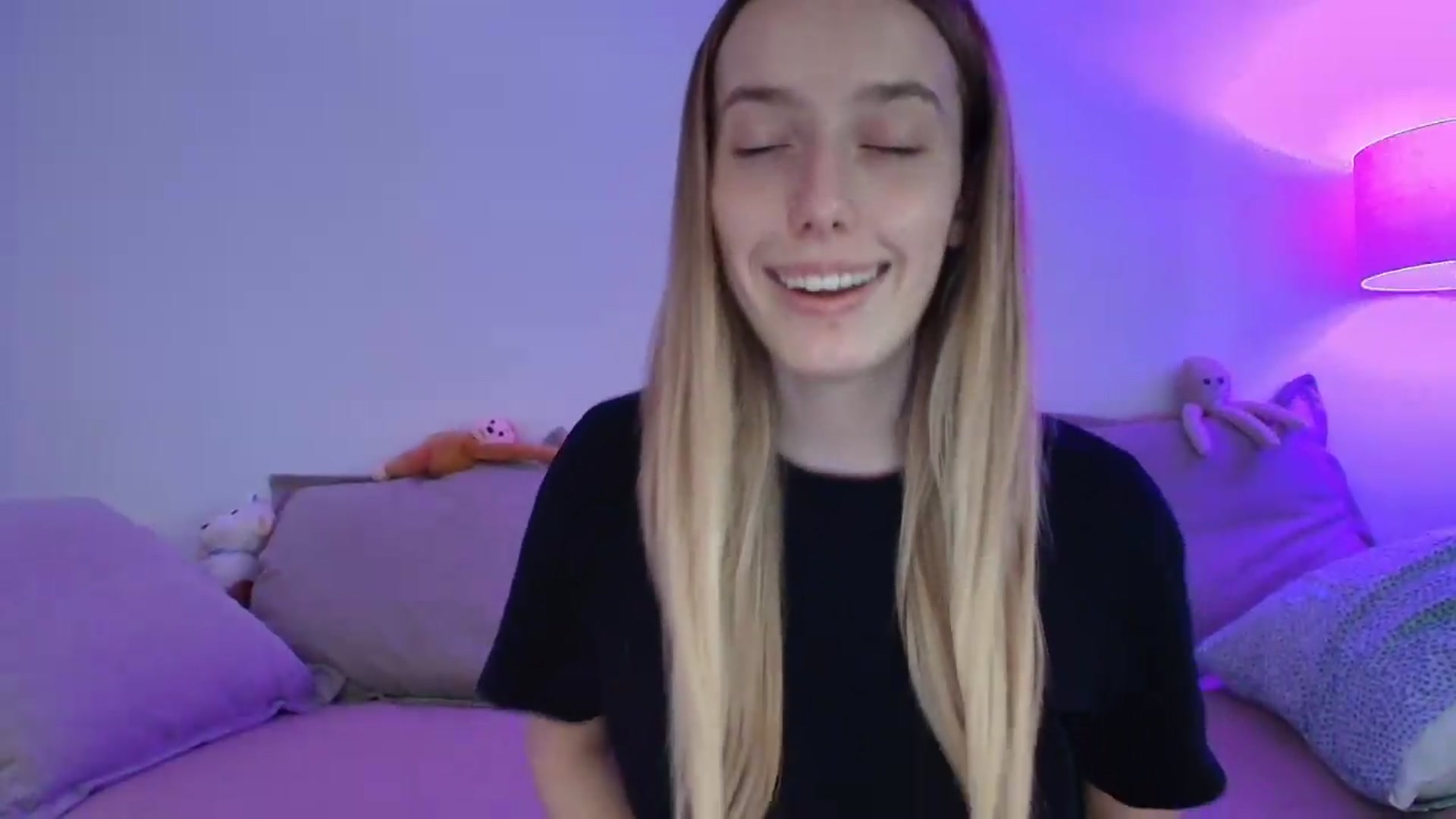 Gallery image thumbnail from Elenaxkiss's myfreecams stream on, 08/12/2026, 08:47 image 14 of 20