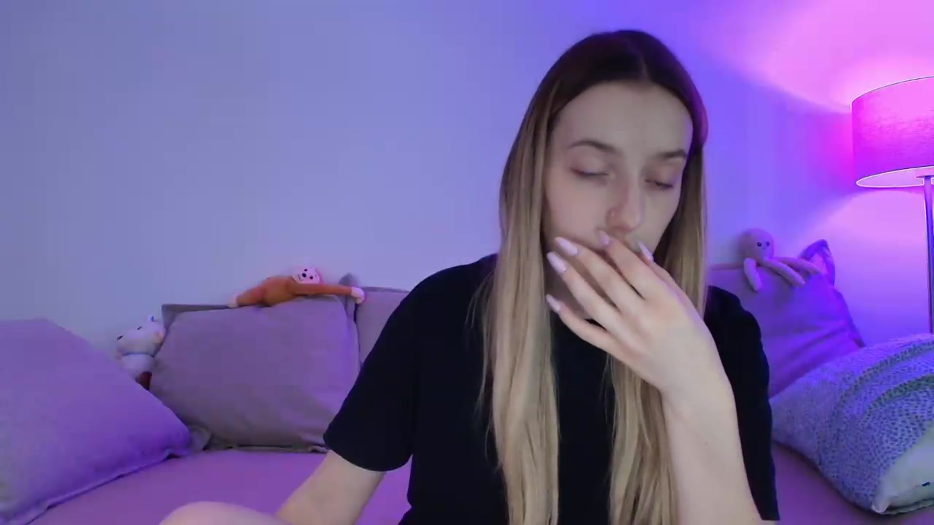 Gallery image thumbnail from Elenaxkiss's myfreecams stream on, 08/12/2026, 08:47 image 12 of 20