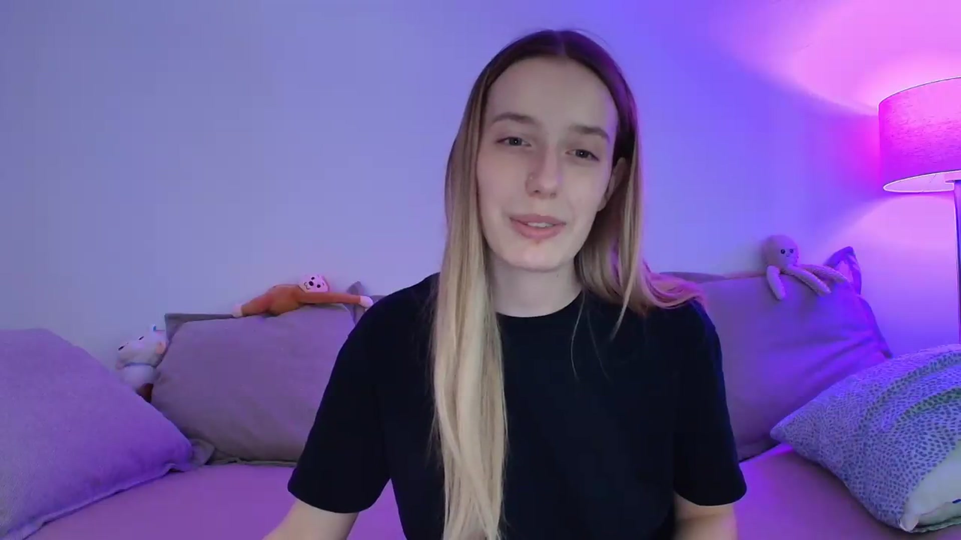Gallery image thumbnail from Elenaxkiss's myfreecams stream on, 08/12/2026, 08:47 image 10 of 20