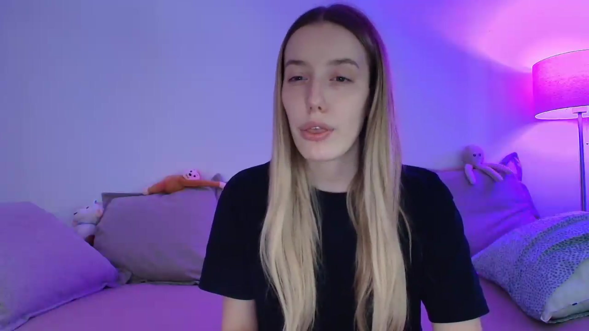Gallery image thumbnail from Elenaxkiss's myfreecams stream on, 08/12/2026, 08:47 image 2 of 20