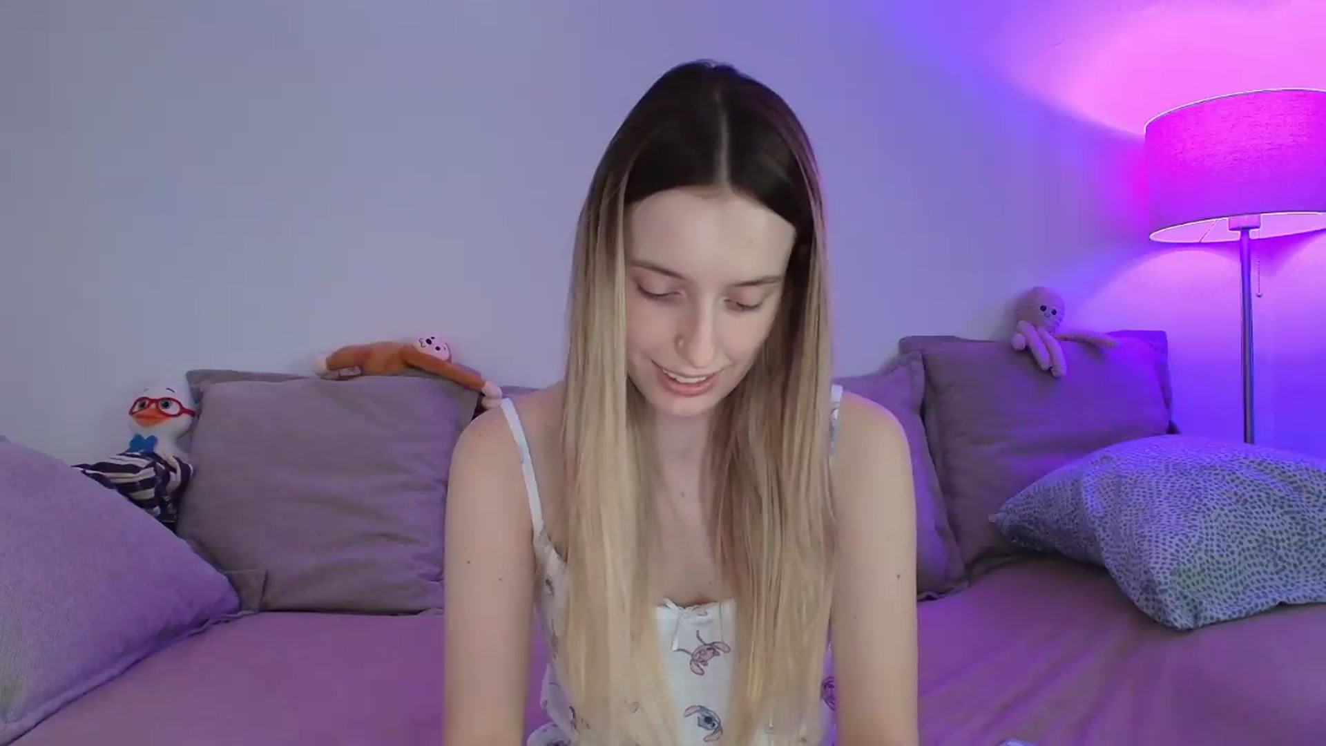 Gallery image thumbnail from Elenaxkiss's myfreecams stream on, 08/14/2026, 11:46 image 9 of 20