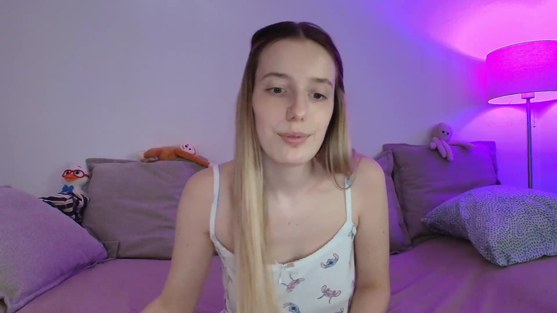 Gallery image thumbnail from Elenaxkiss's myfreecams stream on, 08/14/2026, 11:46 image 13 of 20