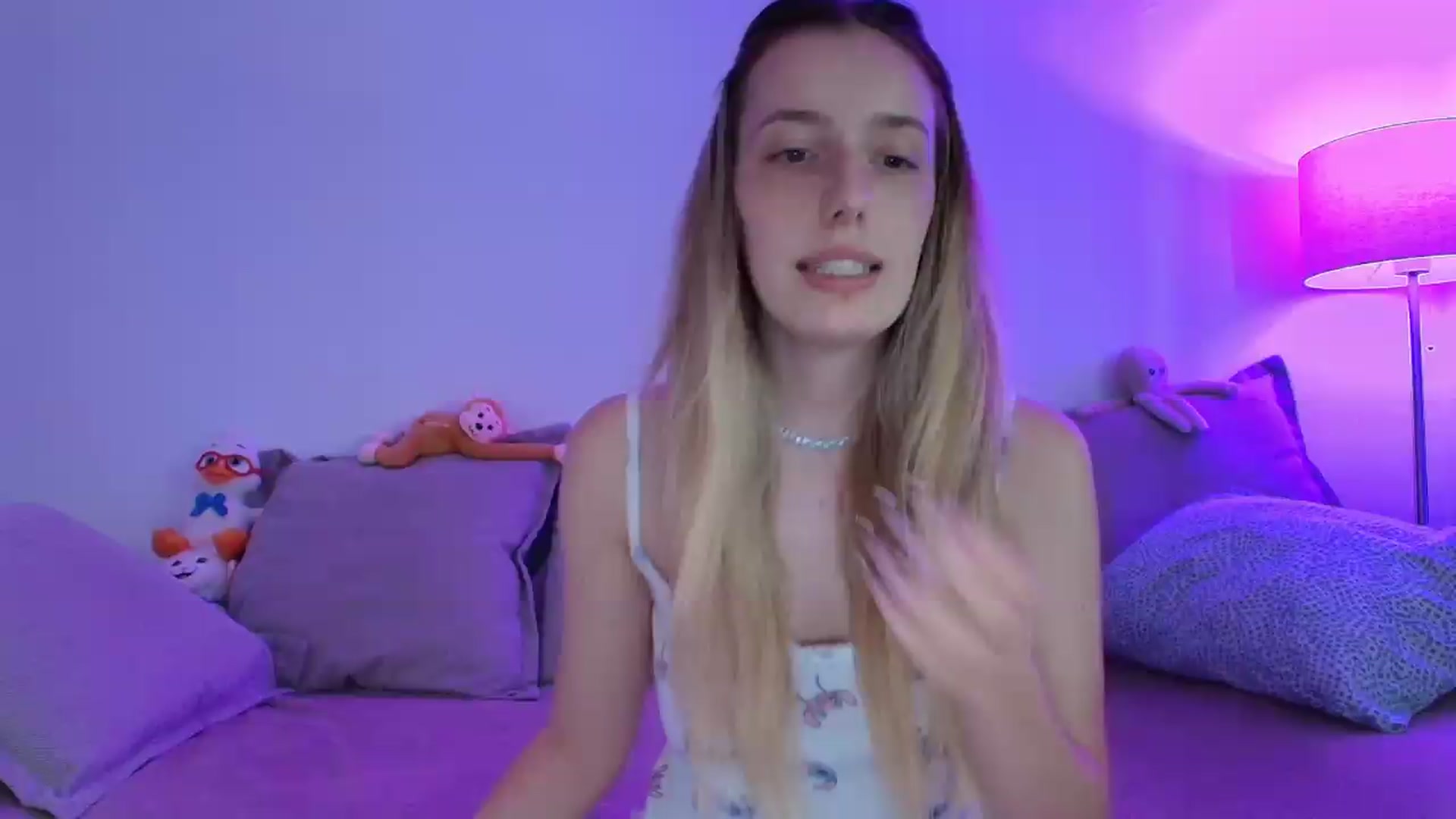 Gallery image thumbnail from Elenaxkiss's myfreecams stream on, 08/24/2026, 10:41 image 1 of 20