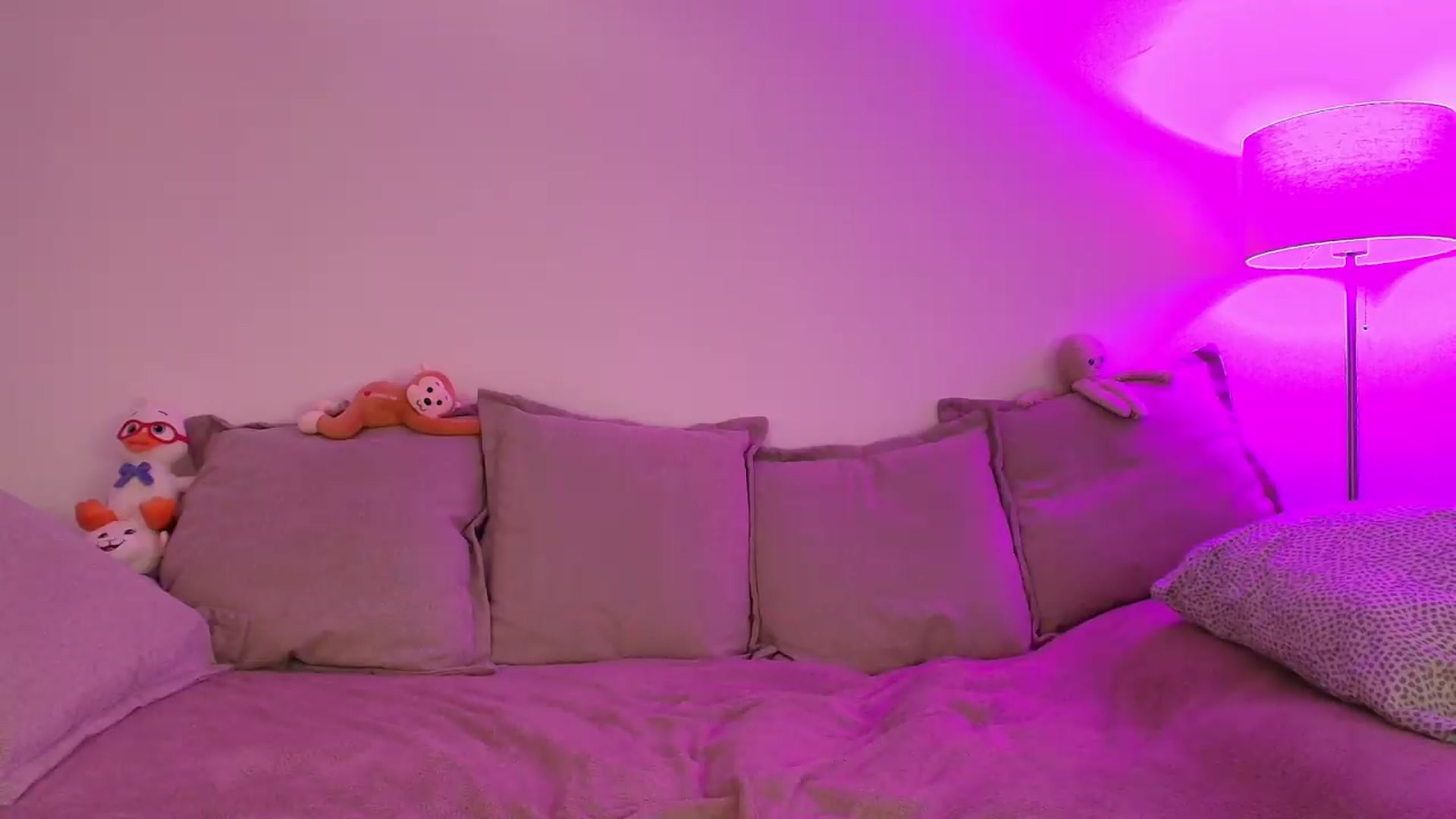 Gallery image thumbnail from Elenaxkiss's myfreecams stream on, 08/24/2026, 11:11 image 9 of 20