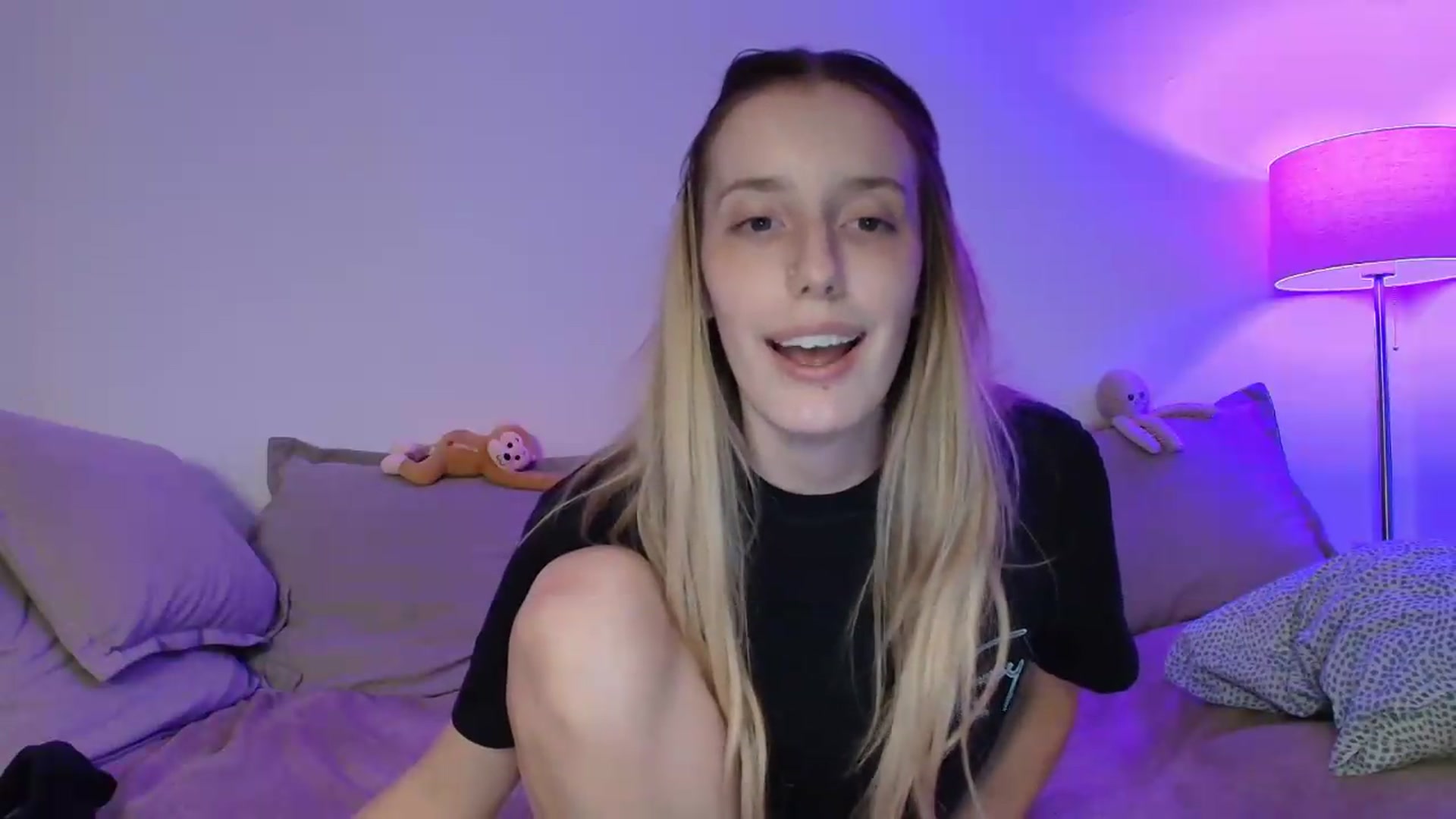 Gallery image thumbnail from Elenaxkiss's myfreecams stream on, 08/24/2026, 20:33 image 2 of 20