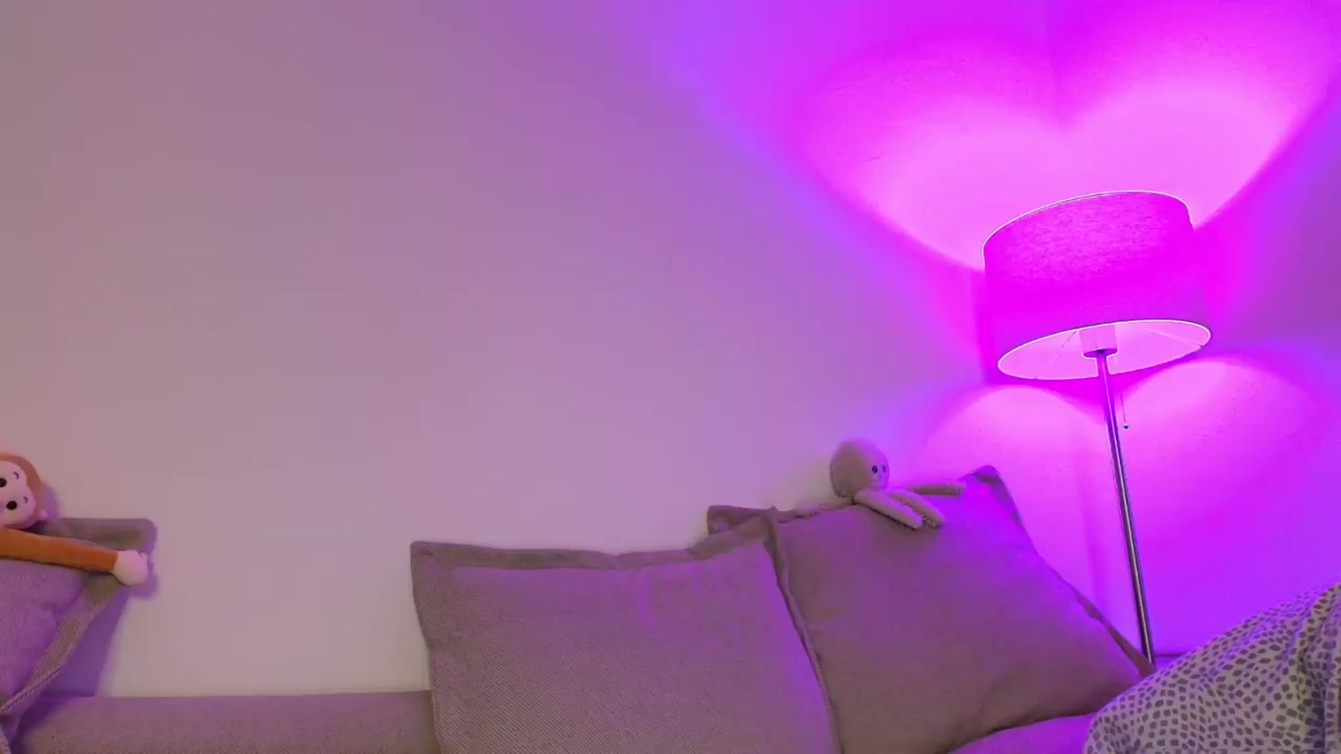 Gallery image thumbnail from Elenaxkiss's myfreecams stream on, 08/24/2026, 20:33 image 14 of 20