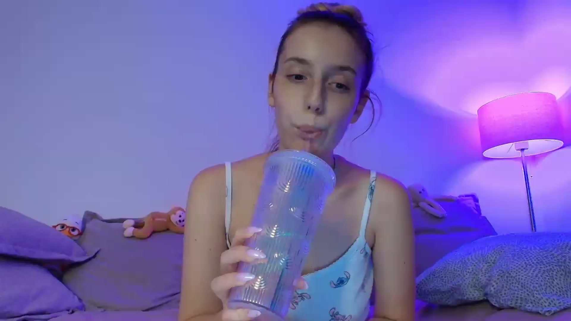 Gallery image thumbnail from Elenaxkiss's myfreecams stream on, 08/25/2026, 20:03 image 9 of 20