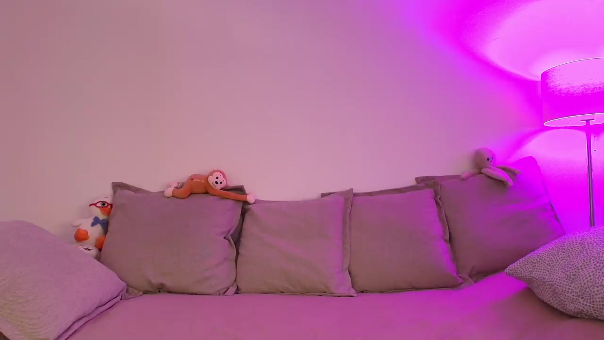 Gallery image thumbnail from Elenaxkiss's myfreecams stream on, 08/26/2026, 09:40 image 20 of 20