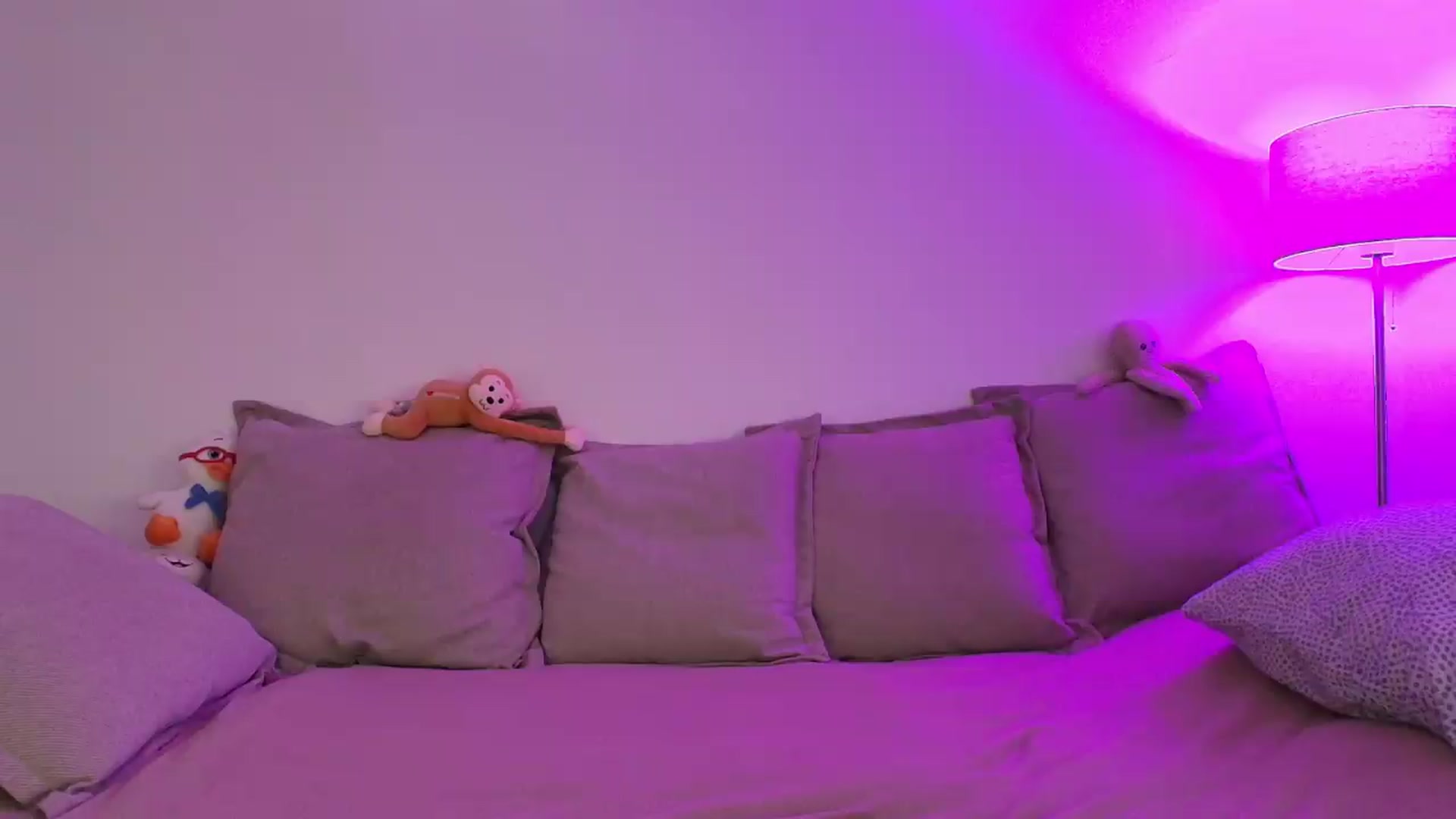 Gallery image thumbnail from Elenaxkiss's myfreecams stream on, 08/26/2026, 09:40 image 3 of 20