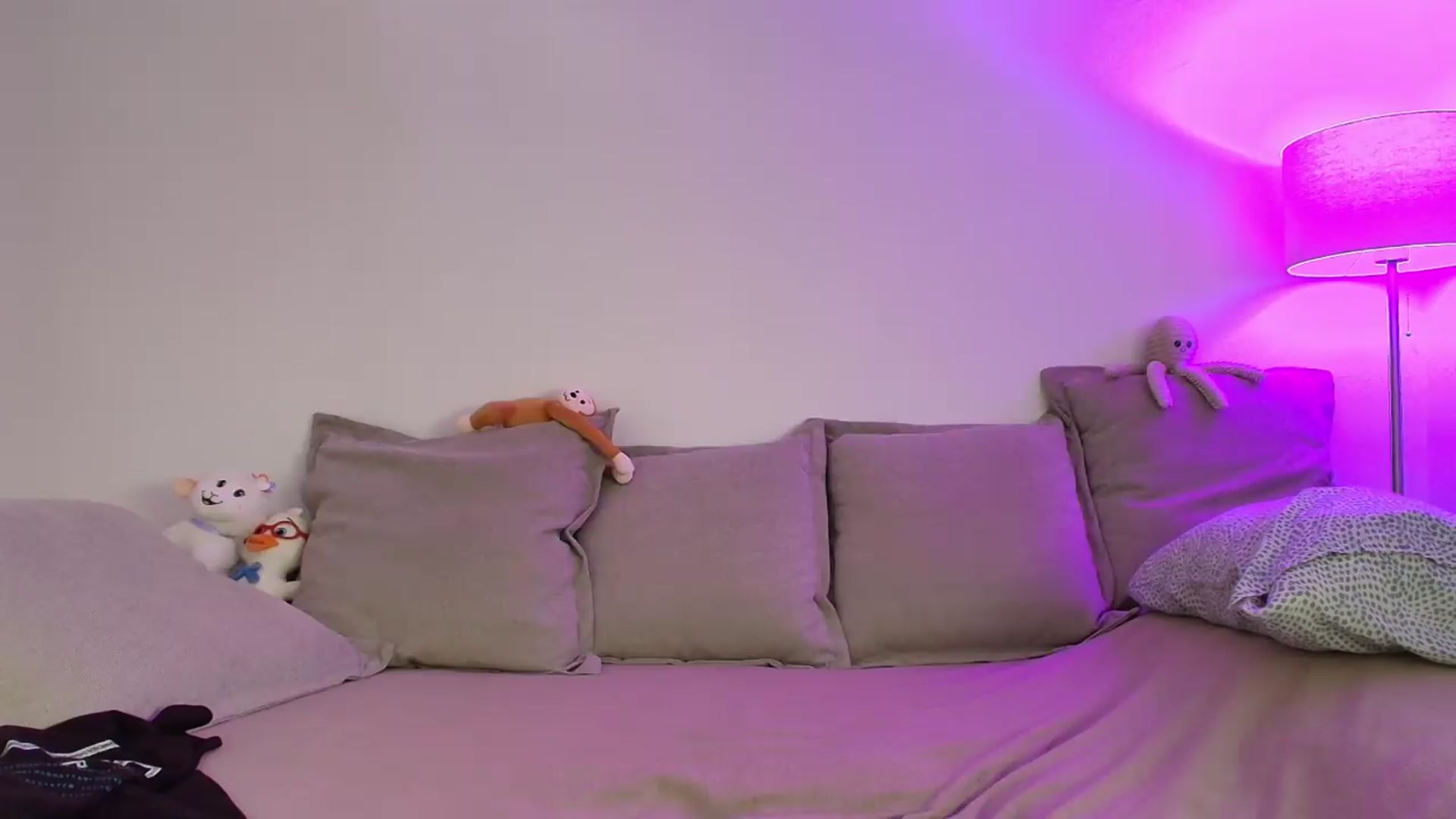 Gallery image thumbnail from Elenaxkiss's myfreecams stream on, 08/27/2026, 10:22 image 13 of 20