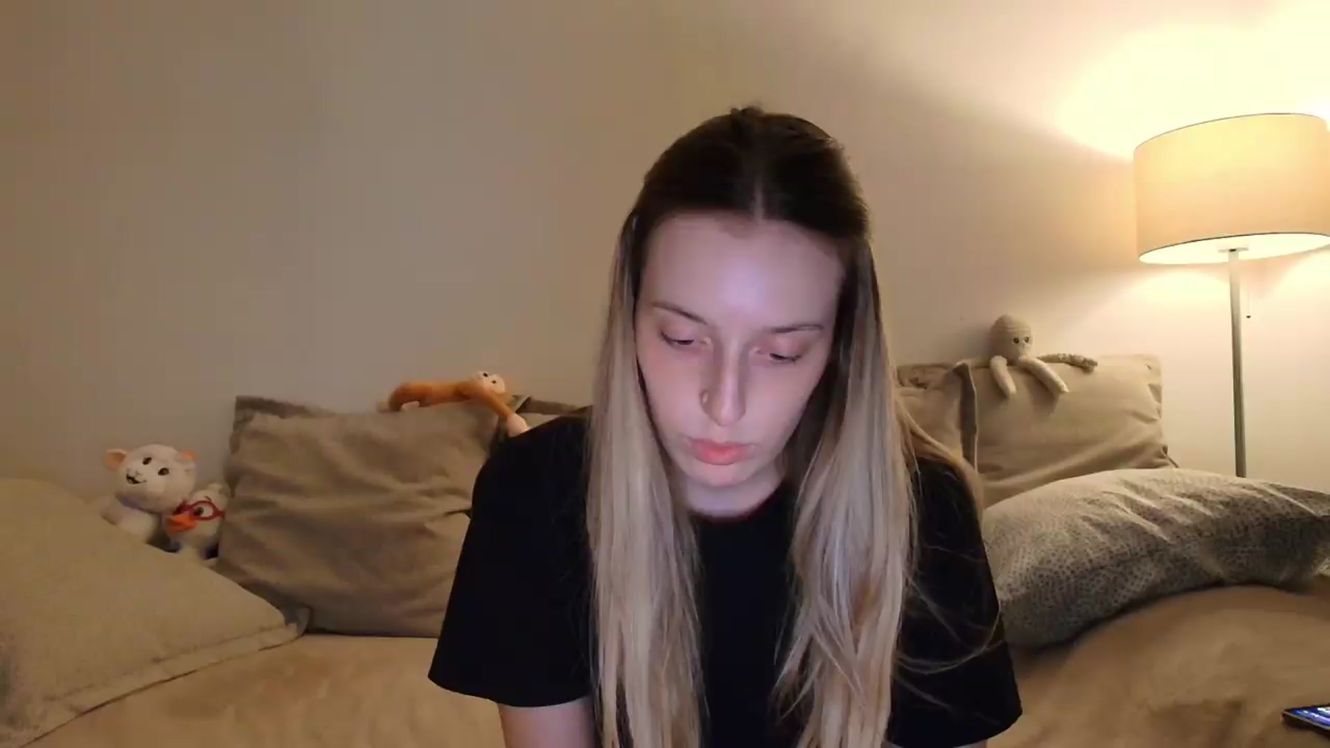 Gallery image thumbnail from Elenaxkiss's myfreecams stream on, 08/27/2026, 18:37 image 14 of 20