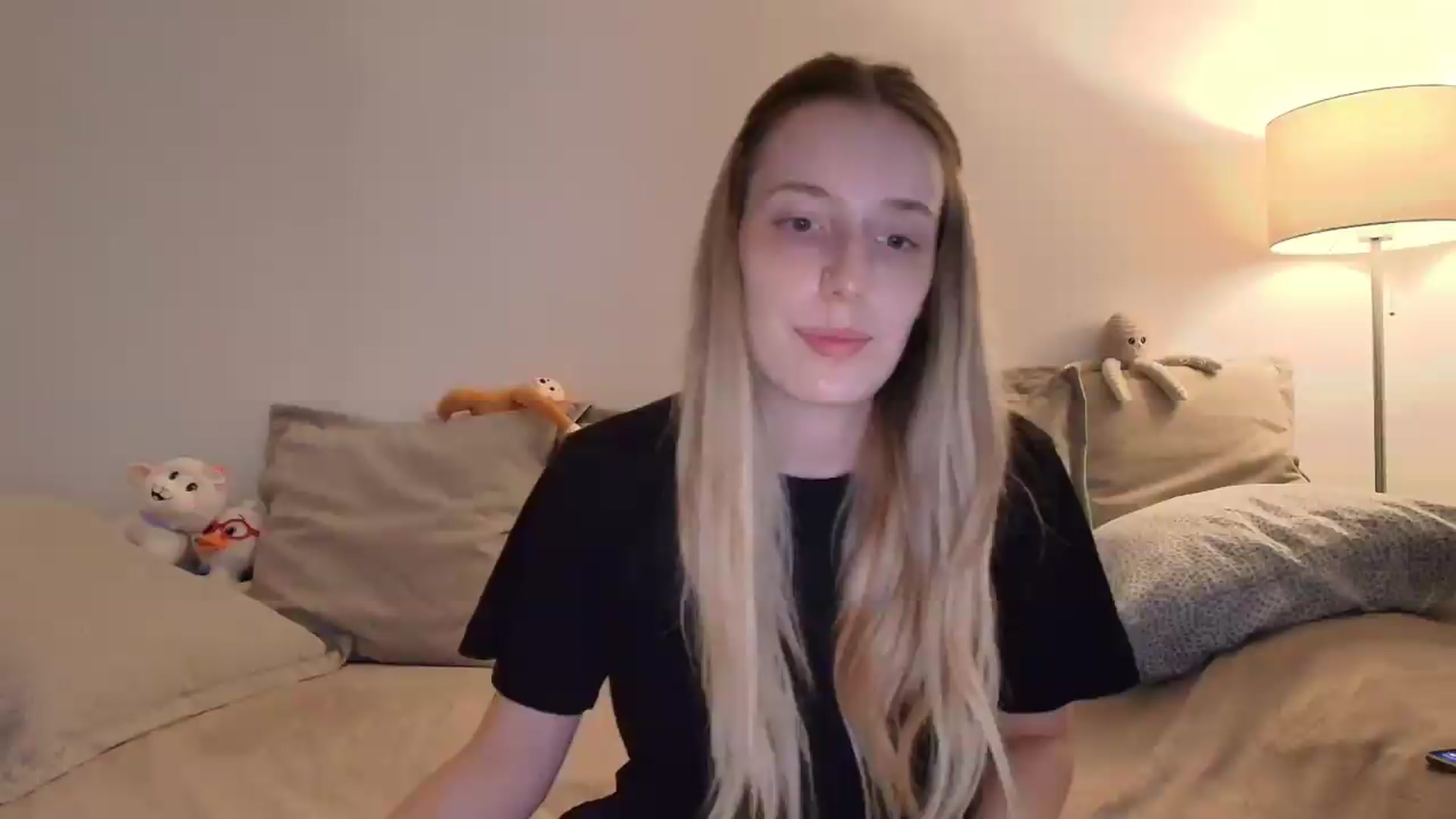 Gallery image thumbnail from Elenaxkiss's myfreecams stream on, 08/27/2026, 18:37 image 6 of 20