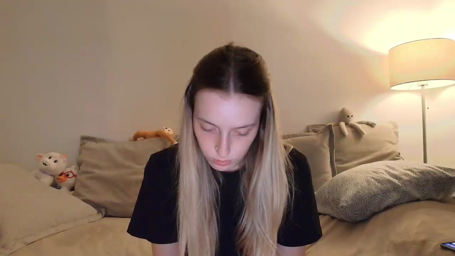 Gallery image thumbnail from Elenaxkiss's myfreecams stream on, 08/27/2026, 18:37 image 15 of 20