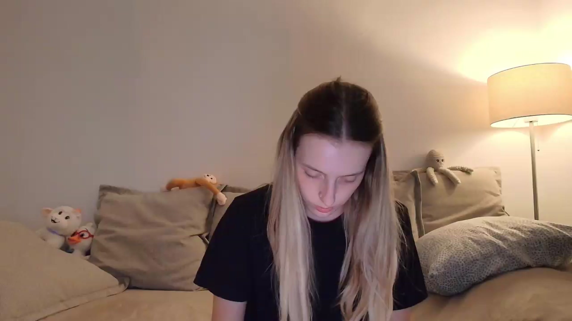 Gallery image thumbnail from Elenaxkiss's myfreecams stream on, 08/27/2026, 18:37 image 8 of 20