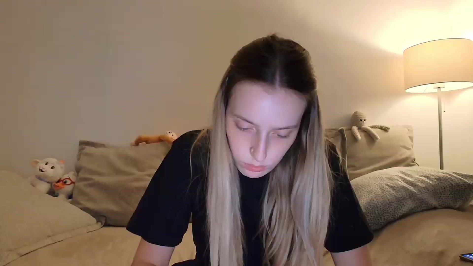 Gallery image thumbnail from Elenaxkiss's myfreecams stream on, 08/27/2026, 18:37 image 19 of 20