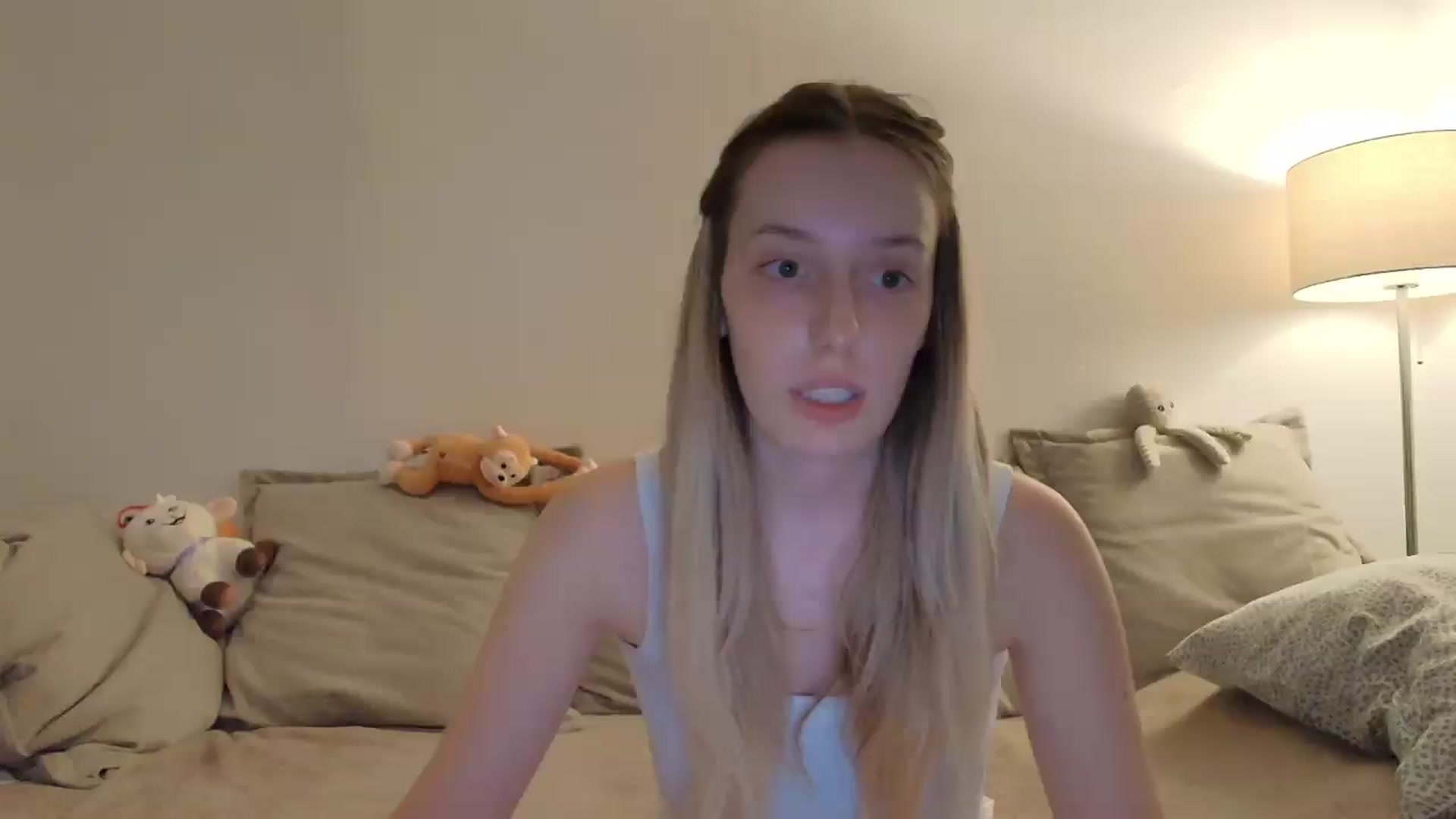 Gallery image thumbnail from Elenaxkiss's myfreecams stream on, 08/28/2026, 22:11 image 1 of 20