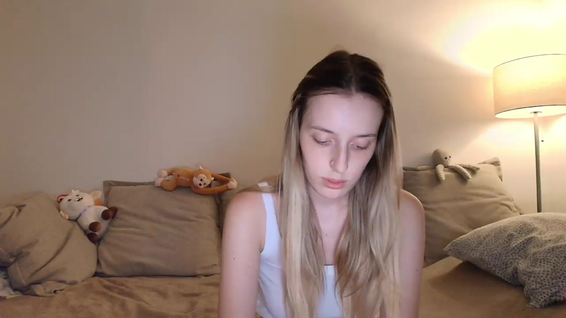 Gallery image thumbnail from Elenaxkiss's myfreecams stream on, 08/28/2026, 22:11 image 11 of 20
