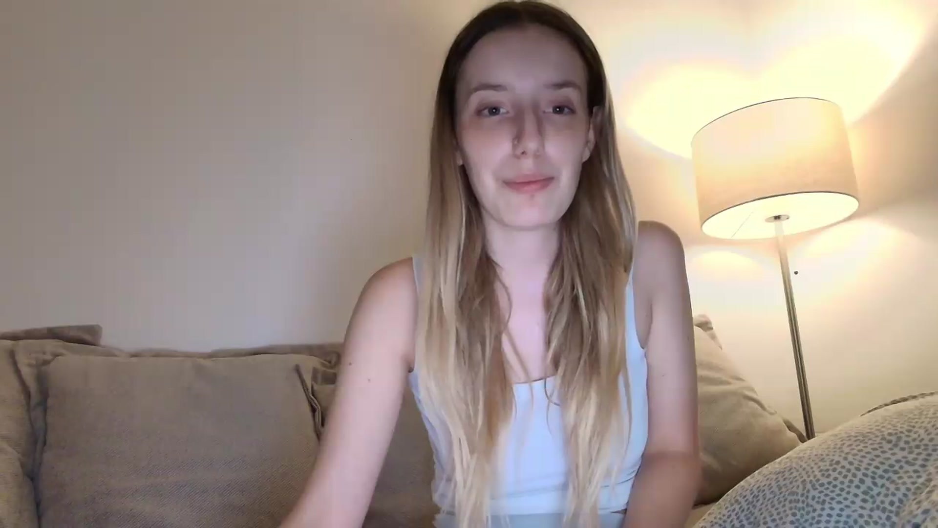 Gallery image thumbnail from Elenaxkiss's myfreecams stream on, 08/28/2026, 22:11 image 14 of 20