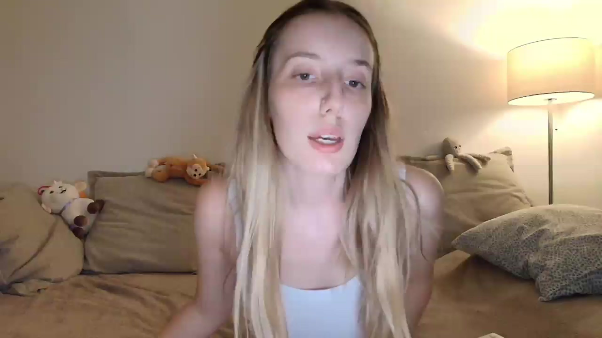 Gallery image thumbnail from Elenaxkiss's myfreecams stream on, 08/28/2026, 22:11 image 7 of 20