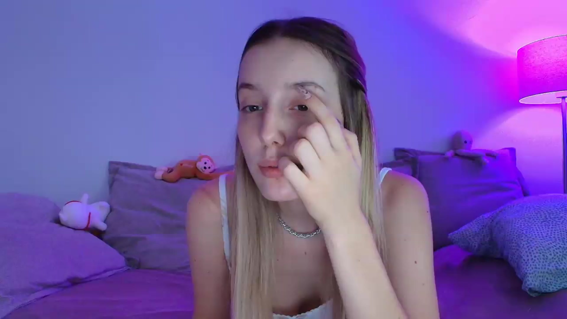 Gallery image thumbnail from Elenaxkiss's myfreecams stream on, 09/01/2026, 10:59 image 4 of 20
