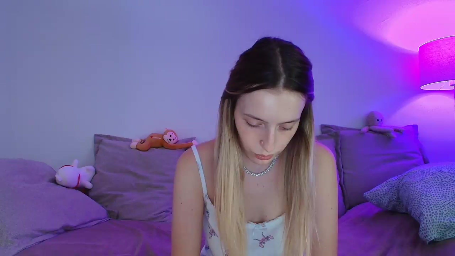 Gallery image thumbnail from Elenaxkiss's myfreecams stream on, 09/01/2026, 10:59 image 18 of 20
